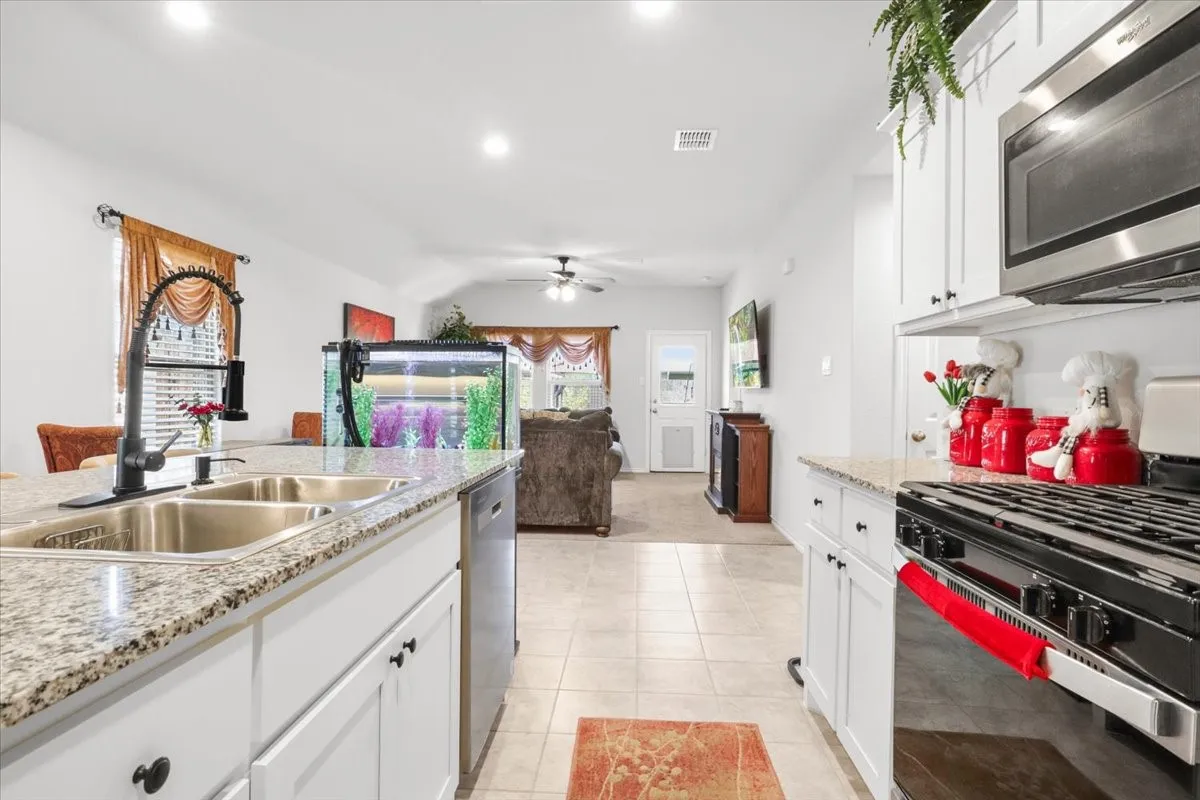 Single Family Residence For Rent in Wise County , 137 Running River Drive, Boyd, Texas 76023, 3 Bedroom, 2 Bathroom, 2 Garage spaces, 1,333 Sqft, built in 2023, mls#21392501, Real Estate Agent in Boyd, Homes For Rent in Wise county, Homes For Rent in Boyd, Realtor in Boyd Texas, Real Estate Brokerage Independent Realty Texas, Luminita Cordes Realtor