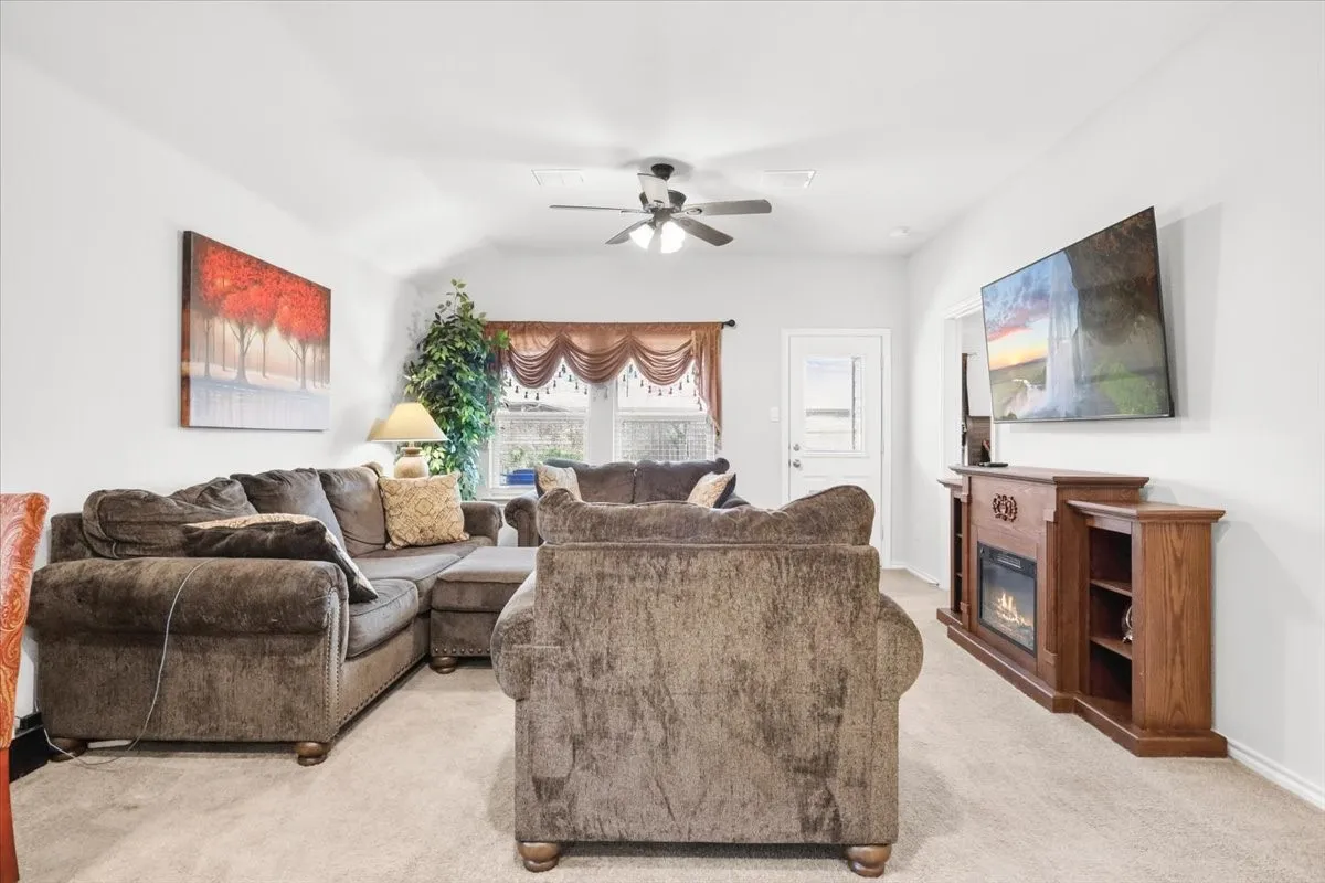 Single Family Residence For Rent in Wise County , 137 Running River Drive, Boyd, Texas 76023, 3 Bedroom, 2 Bathroom, 2 Garage spaces, 1,333 Sqft, built in 2023, mls#21392501, Real Estate Agent in Boyd, Homes For Rent in Wise county, Homes For Rent in Boyd, Realtor in Boyd Texas, Real Estate Brokerage Independent Realty Texas, Luminita Cordes Realtor