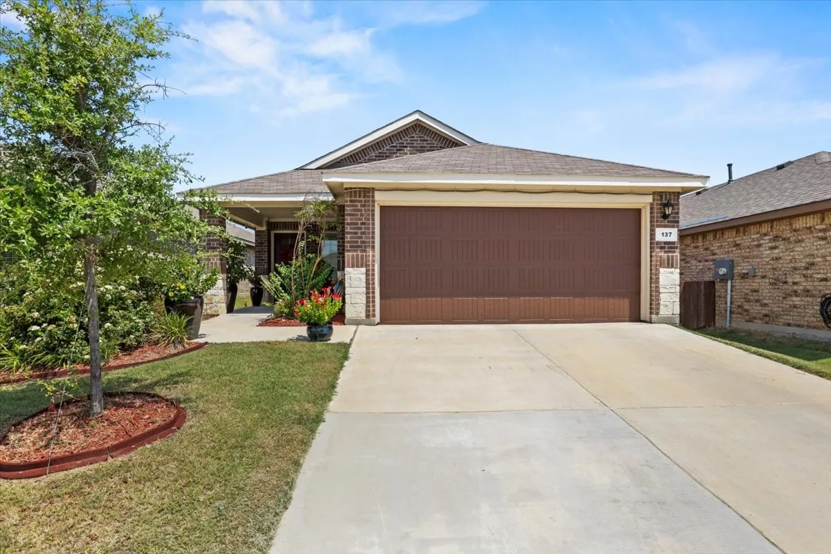 Single Family Residence For Rent in Wise County , 137 Running River Drive, Boyd, Texas 76023, 3 Bedroom, 2 Bathroom, 2 Garage spaces, 1,333 Sqft, built in 2023, mls#21392501, Real Estate Agent in Boyd, Homes For Rent in Wise county, Homes For Rent in Boyd, Realtor in Boyd Texas, Real Estate Brokerage Independent Realty Texas, Luminita Cordes Realtor