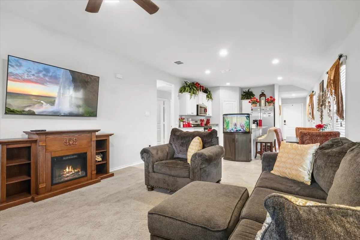 Single Family Residence For Rent in Wise County , 137 Running River Drive, Boyd, Texas 76023, 3 Bedroom, 2 Bathroom, 2 Garage spaces, 1,333 Sqft, built in 2023, mls#21392501, Real Estate Agent in Boyd, Homes For Rent in Wise county, Homes For Rent in Boyd, Realtor in Boyd Texas, Real Estate Brokerage Independent Realty Texas, Luminita Cordes Realtor