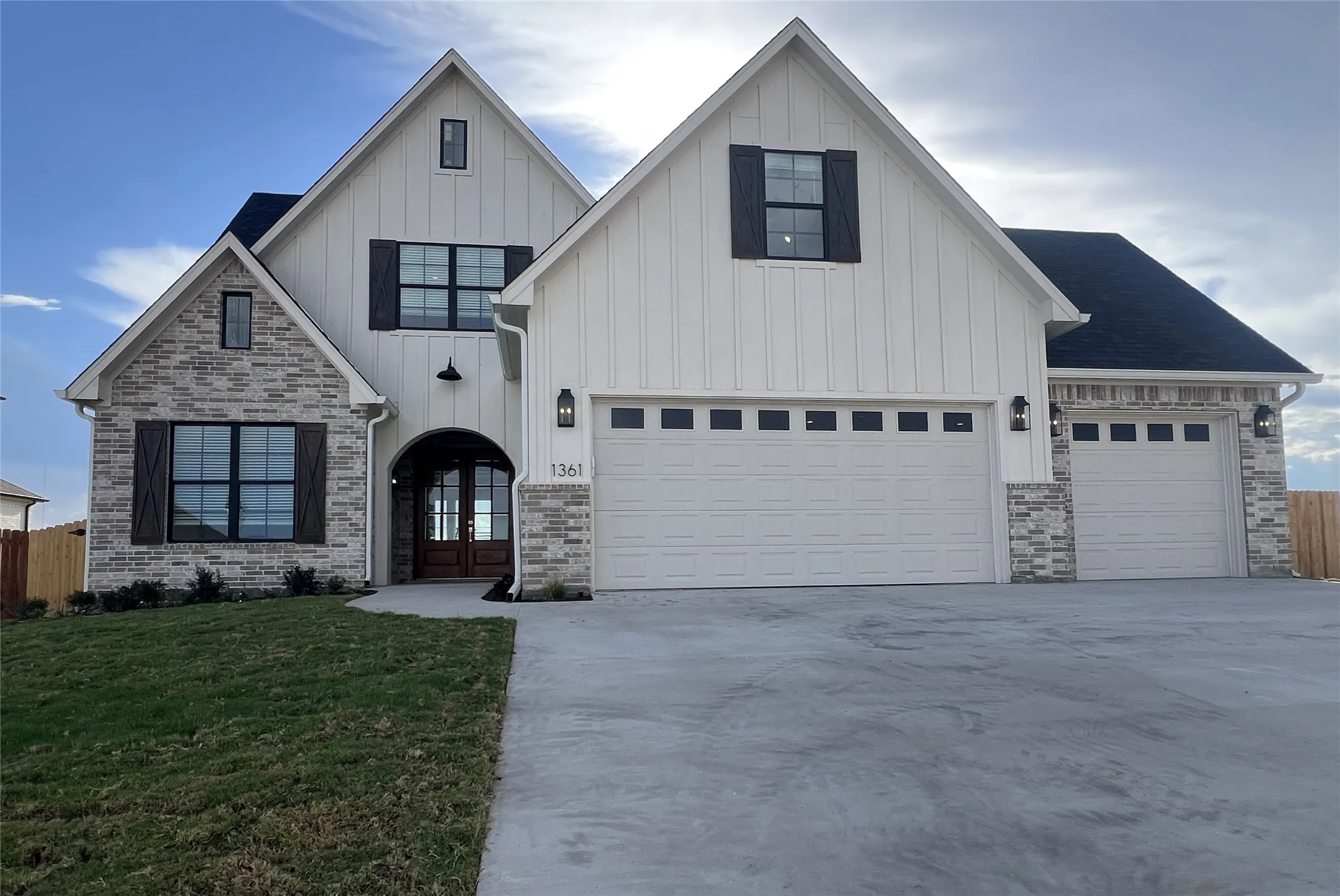 Single Family Residence For Sale in Mc Lennan County , 1361 Red Rock Road, Hewitt, Texas 76643, 4 Bedroom, 3 Bathroom, 3 Garage spaces, 2,928 Sqft, built in 2026, mls#21392293, Real Estate Agent in Hewitt, Homes For Sale in Mc Lennan county, Homes For Sale in Hewitt, Realtor in Hewitt Texas, Real Estate Brokerage Independent Realty Texas, Luminita Cordes Realtor