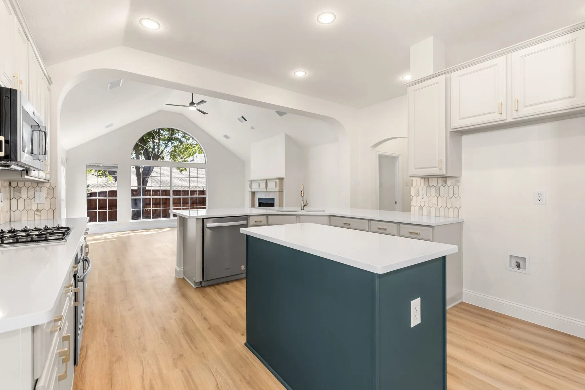 Single Family Residence For Sale in Denton County , 8200 Watson Road, Lantana, Texas 76226, 3 Bedroom, 2 Bathroom, 2 Garage spaces, 2,155 Sqft, built in 2003, mls#21392105, Real Estate Agent in Lantana, Homes For Sale in Denton county, Homes For Sale in Lantana, Realtor in Lantana Texas, Real Estate Brokerage Independent Realty Texas, Luminita Cordes Realtor