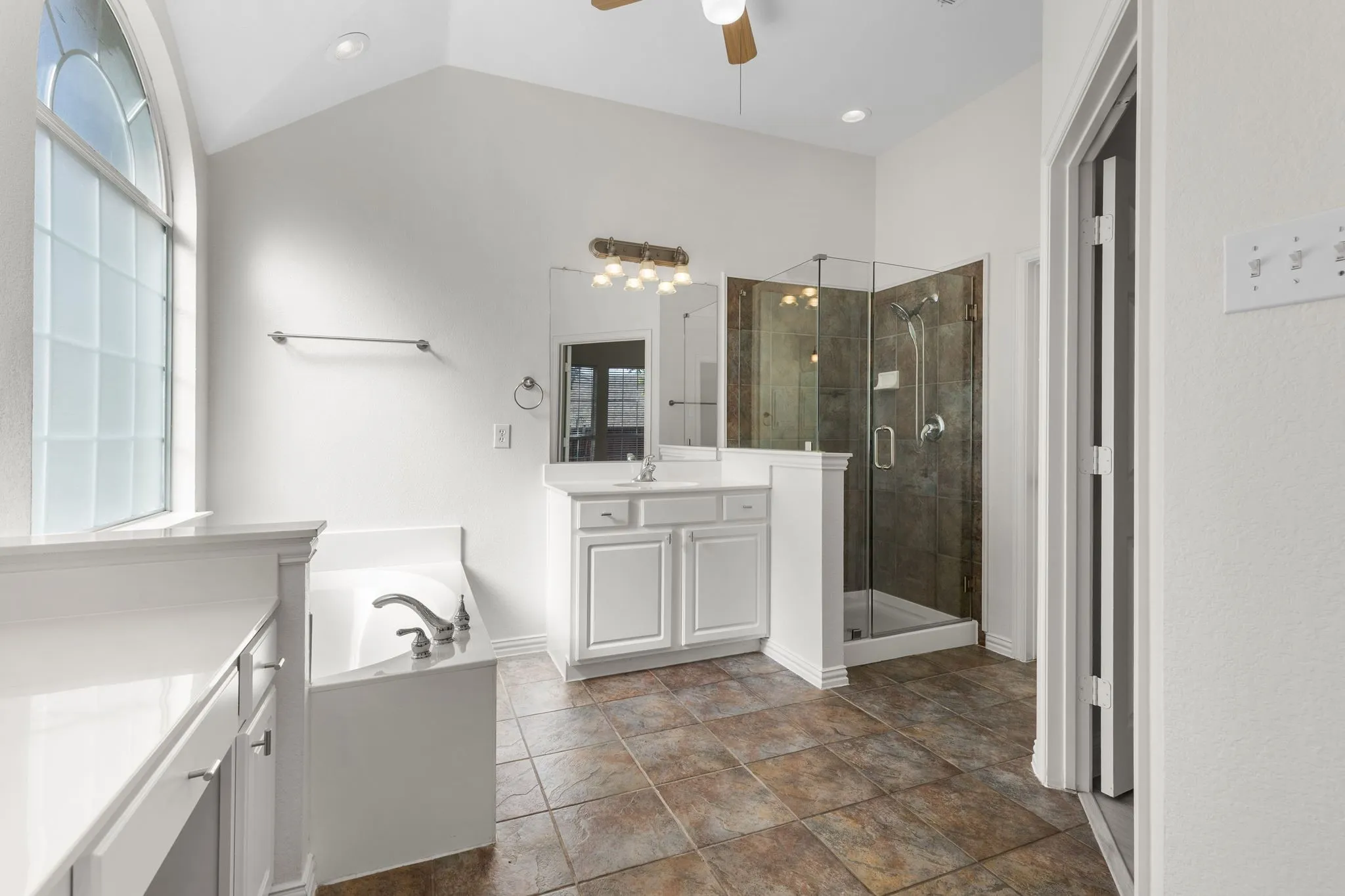 Single Family Residence For Sale in Denton County , 8200 Watson Road, Lantana, Texas 76226, 3 Bedroom, 2 Bathroom, 2 Garage spaces, 2,155 Sqft, built in 2003, mls#21392105, Real Estate Agent in Lantana, Homes For Sale in Denton county, Homes For Sale in Lantana, Realtor in Lantana Texas, Real Estate Brokerage Independent Realty Texas, Luminita Cordes Realtor