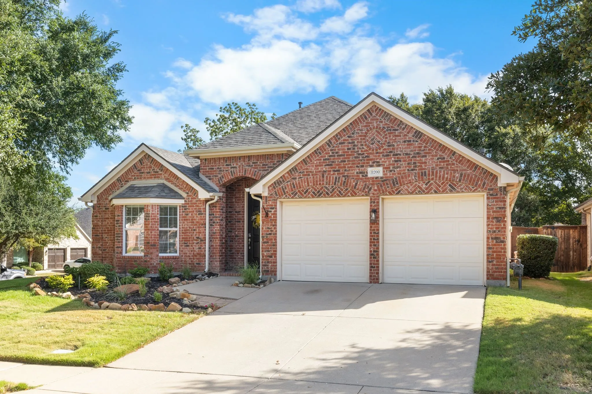 Single Family Residence For Sale in Denton County , 8200 Watson Road, Lantana, Texas 76226, 3 Bedroom, 2 Bathroom, 2 Garage spaces, 2,155 Sqft, built in 2003, mls#21392105, Real Estate Agent in Lantana, Homes For Sale in Denton county, Homes For Sale in Lantana, Realtor in Lantana Texas, Real Estate Brokerage Independent Realty Texas, Luminita Cordes Realtor