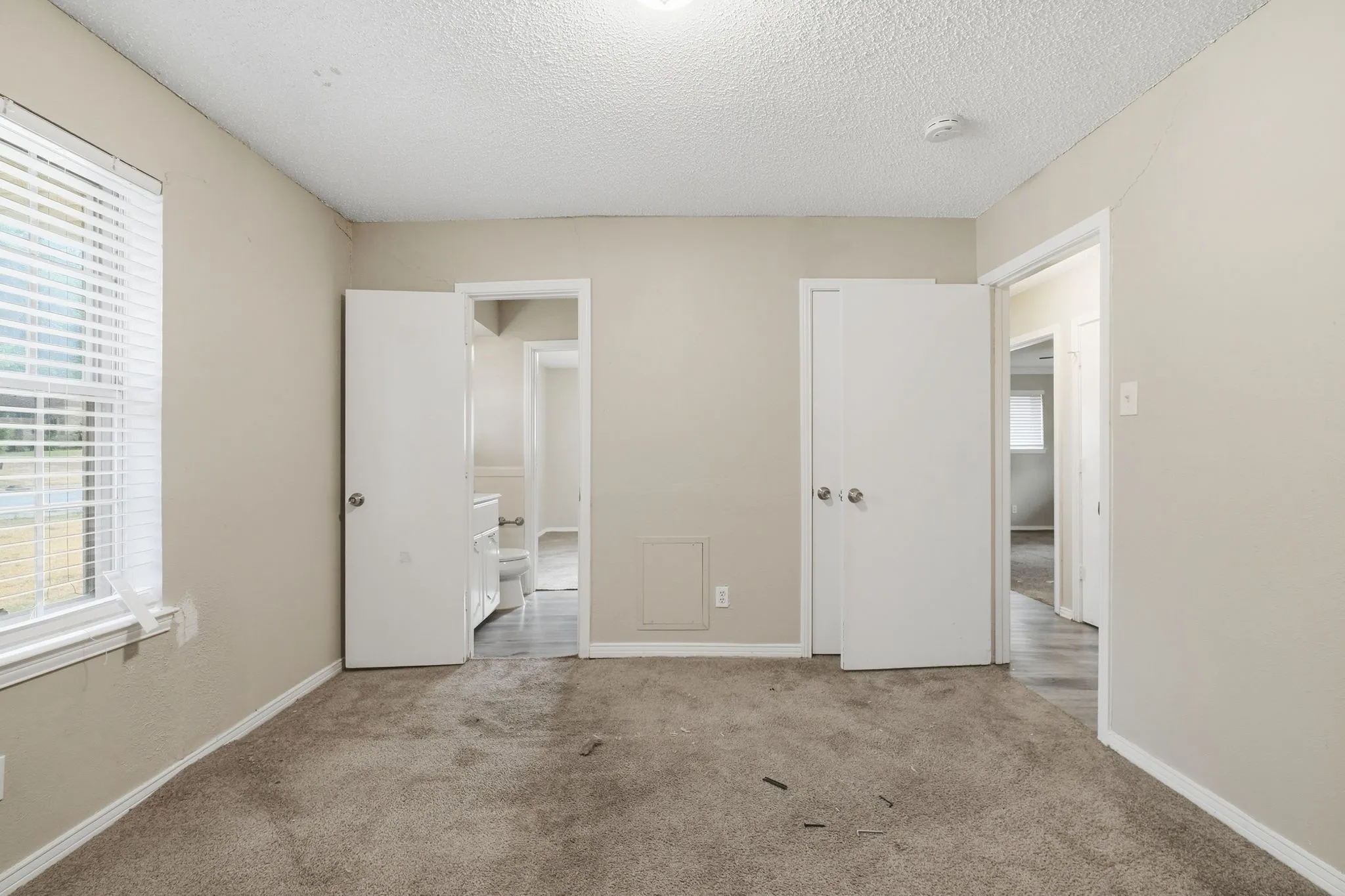 Single Family Residence For Sale in Dallas County , 316 Ray Avenue, De Soto, Texas 75115, 3 Bedroom, 2 Bathroom, 2 Garage spaces, 1,796 Sqft, built in 1969, mls#21392470, Real Estate Agent in De Soto, Homes For Sale in Dallas county, Homes For Sale in De Soto, Realtor in De Soto Texas, Real Estate Brokerage Independent Realty Texas, Luminita Cordes Realtor