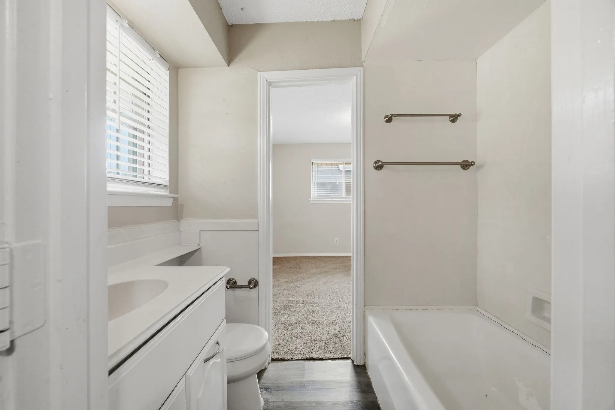 Single Family Residence For Sale in Dallas County , 316 Ray Avenue, De Soto, Texas 75115, 3 Bedroom, 2 Bathroom, 2 Garage spaces, 1,796 Sqft, built in 1969, mls#21392470, Real Estate Agent in De Soto, Homes For Sale in Dallas county, Homes For Sale in De Soto, Realtor in De Soto Texas, Real Estate Brokerage Independent Realty Texas, Luminita Cordes Realtor