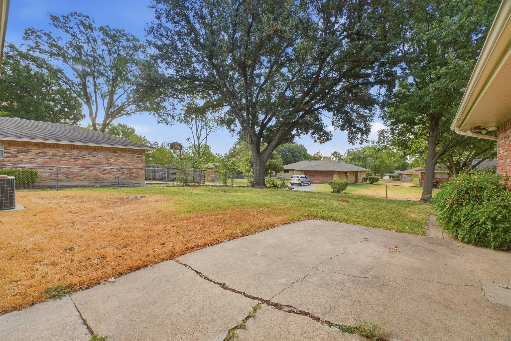 Single Family Residence For Sale in Dallas County , 316 Ray Avenue, De Soto, Texas 75115, 3 Bedroom, 2 Bathroom, 2 Garage spaces, 1,796 Sqft, built in 1969, mls#21392470, Real Estate Agent in De Soto, Homes For Sale in Dallas county, Homes For Sale in De Soto, Realtor in De Soto Texas, Real Estate Brokerage Independent Realty Texas, Luminita Cordes Realtor