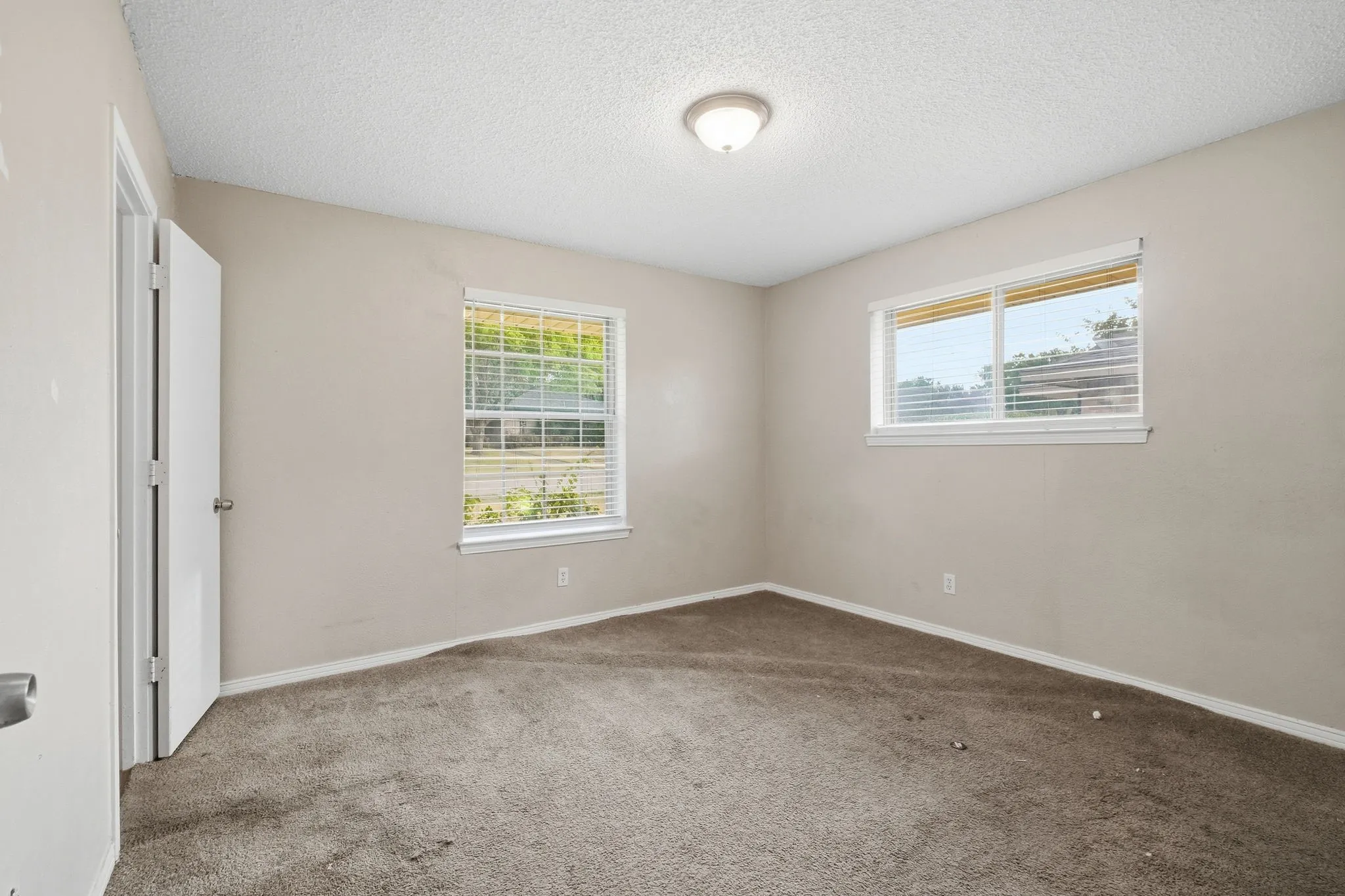 Single Family Residence For Sale in Dallas County , 316 Ray Avenue, De Soto, Texas 75115, 3 Bedroom, 2 Bathroom, 2 Garage spaces, 1,796 Sqft, built in 1969, mls#21392470, Real Estate Agent in De Soto, Homes For Sale in Dallas county, Homes For Sale in De Soto, Realtor in De Soto Texas, Real Estate Brokerage Independent Realty Texas, Luminita Cordes Realtor