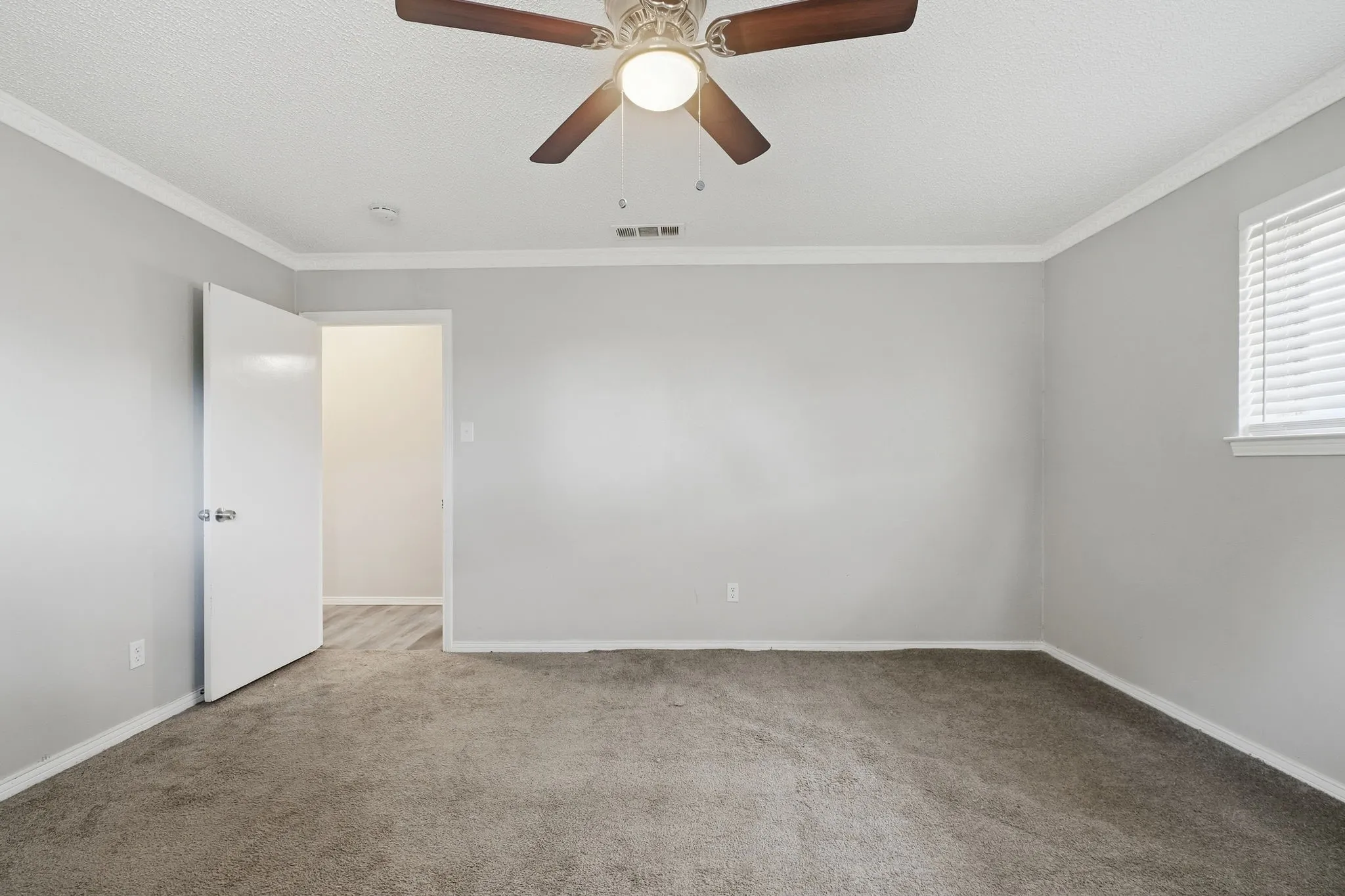 Single Family Residence For Sale in Dallas County , 316 Ray Avenue, De Soto, Texas 75115, 3 Bedroom, 2 Bathroom, 2 Garage spaces, 1,796 Sqft, built in 1969, mls#21392470, Real Estate Agent in De Soto, Homes For Sale in Dallas county, Homes For Sale in De Soto, Realtor in De Soto Texas, Real Estate Brokerage Independent Realty Texas, Luminita Cordes Realtor