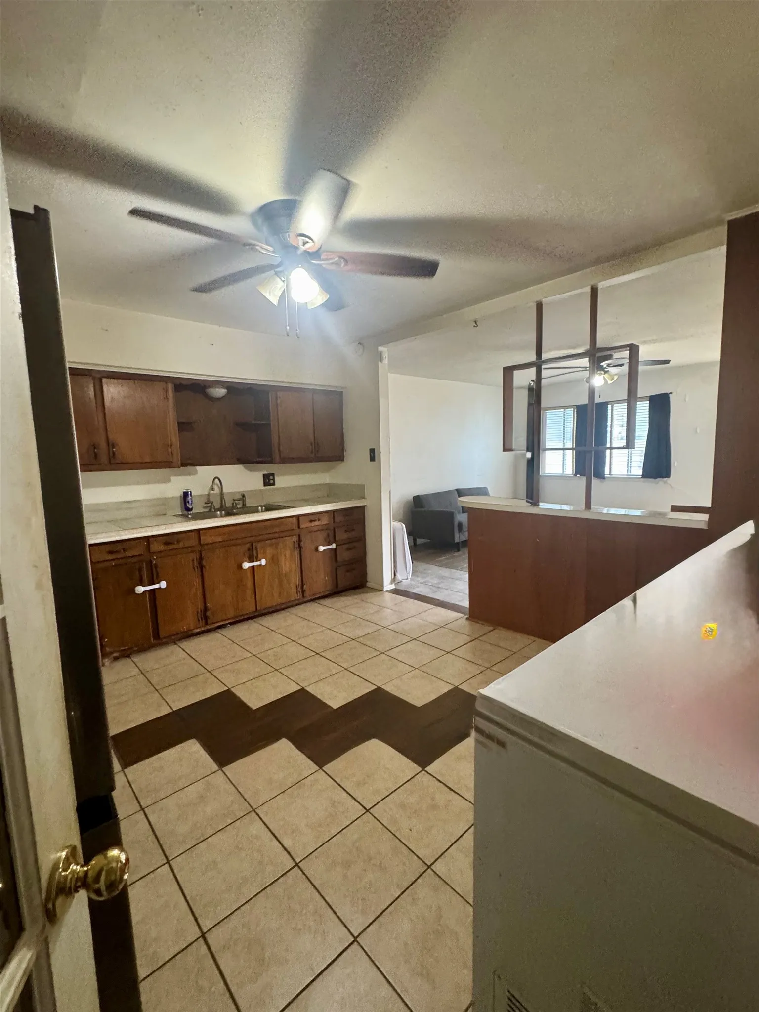Single Family Residence For Sale in Grayson County , 1200 Park Drive, Denison, Texas 75020, 2 Bedroom, 1 Bathroom, 1 Garage spaces, 840 Sqft, built in 1960, mls#21392281, Real Estate Agent in Denison, Homes For Sale in Grayson county, Homes For Sale in Denison, Realtor in Denison Texas, Real Estate Brokerage Independent Realty Texas, Luminita Cordes Realtor