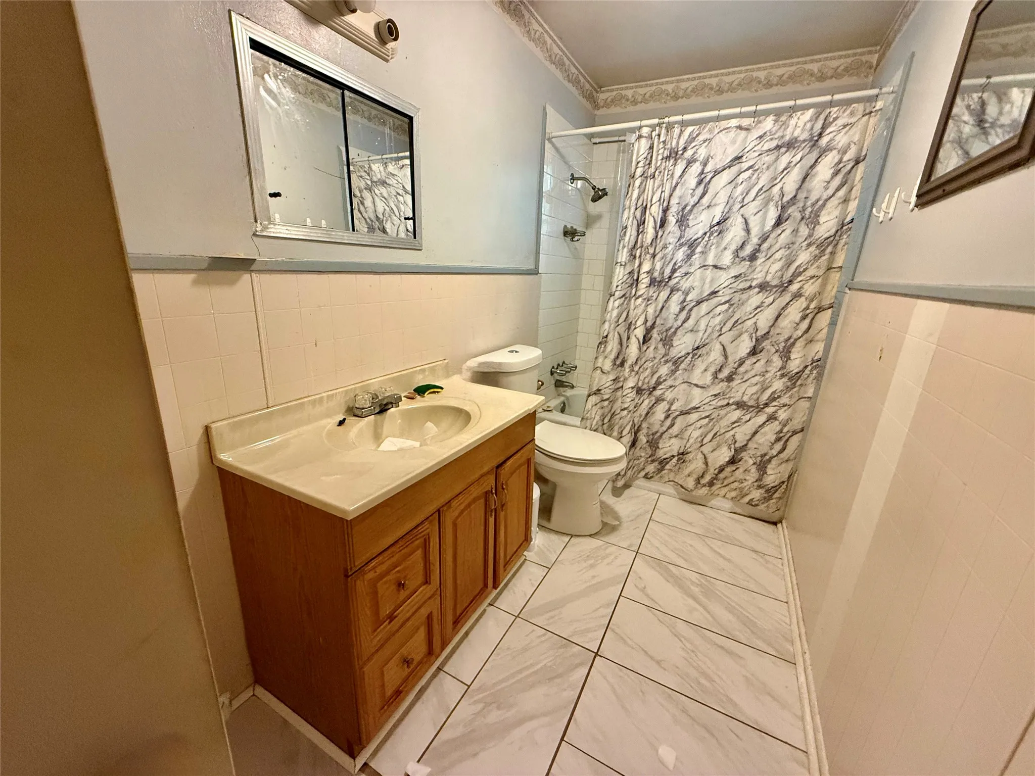 Single Family Residence For Sale in Grayson County , 1200 Park Drive, Denison, Texas 75020, 2 Bedroom, 1 Bathroom, 1 Garage spaces, 840 Sqft, built in 1960, mls#21392281, Real Estate Agent in Denison, Homes For Sale in Grayson county, Homes For Sale in Denison, Realtor in Denison Texas, Real Estate Brokerage Independent Realty Texas, Luminita Cordes Realtor