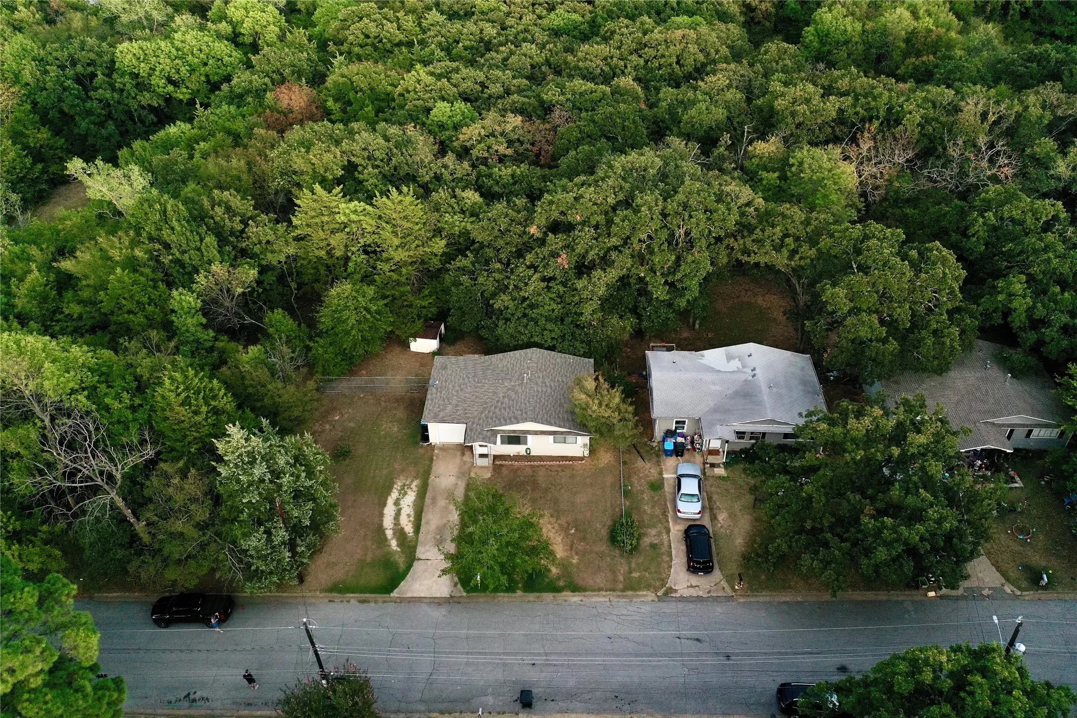 Single Family Residence For Sale in Grayson County , 1200 Park Drive, Denison, Texas 75020, 2 Bedroom, 1 Bathroom, 1 Garage spaces, 840 Sqft, built in 1960, mls#21392281, Real Estate Agent in Denison, Homes For Sale in Grayson county, Homes For Sale in Denison, Realtor in Denison Texas, Real Estate Brokerage Independent Realty Texas, Luminita Cordes Realtor