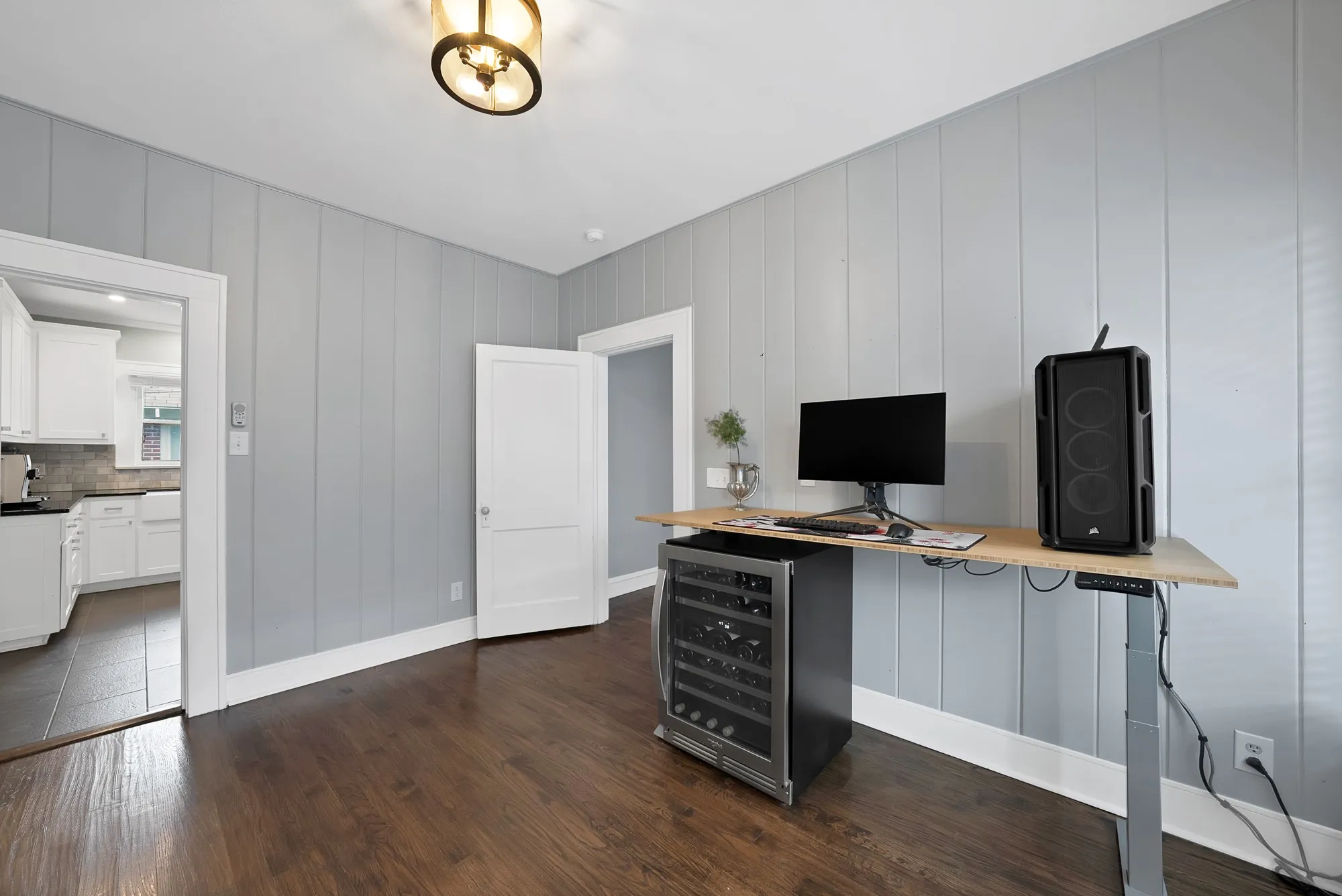 Single Family Residence For Rent in Tarrant County , 2305 W Rosedale Street S, Fort Worth, Texas 76110, 3 Bedroom, 2 Bathroom, 2 Garage spaces, 1,536 Sqft, built in 1919, mls#21392506, Real Estate Agent in Fort Worth, Homes For Rent in Tarrant county, Homes For Rent in Fort Worth, Realtor in Fort Worth Texas, Real Estate Brokerage Independent Realty Texas, Luminita Cordes Realtor