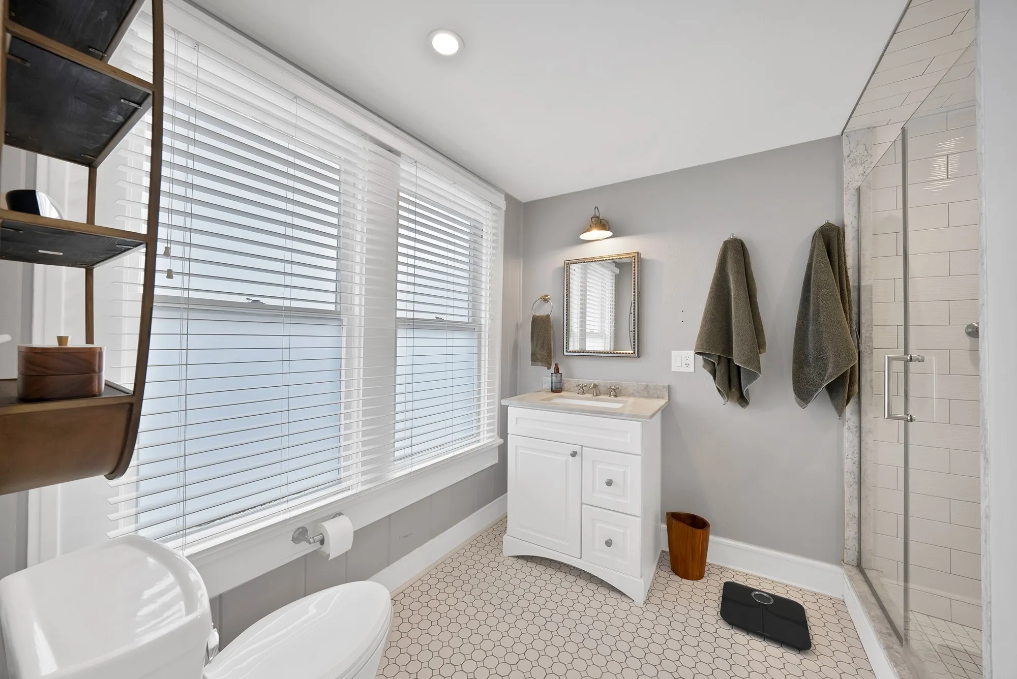 Single Family Residence For Rent in Tarrant County , 2305 W Rosedale Street S, Fort Worth, Texas 76110, 3 Bedroom, 2 Bathroom, 2 Garage spaces, 1,536 Sqft, built in 1919, mls#21392506, Real Estate Agent in Fort Worth, Homes For Rent in Tarrant county, Homes For Rent in Fort Worth, Realtor in Fort Worth Texas, Real Estate Brokerage Independent Realty Texas, Luminita Cordes Realtor