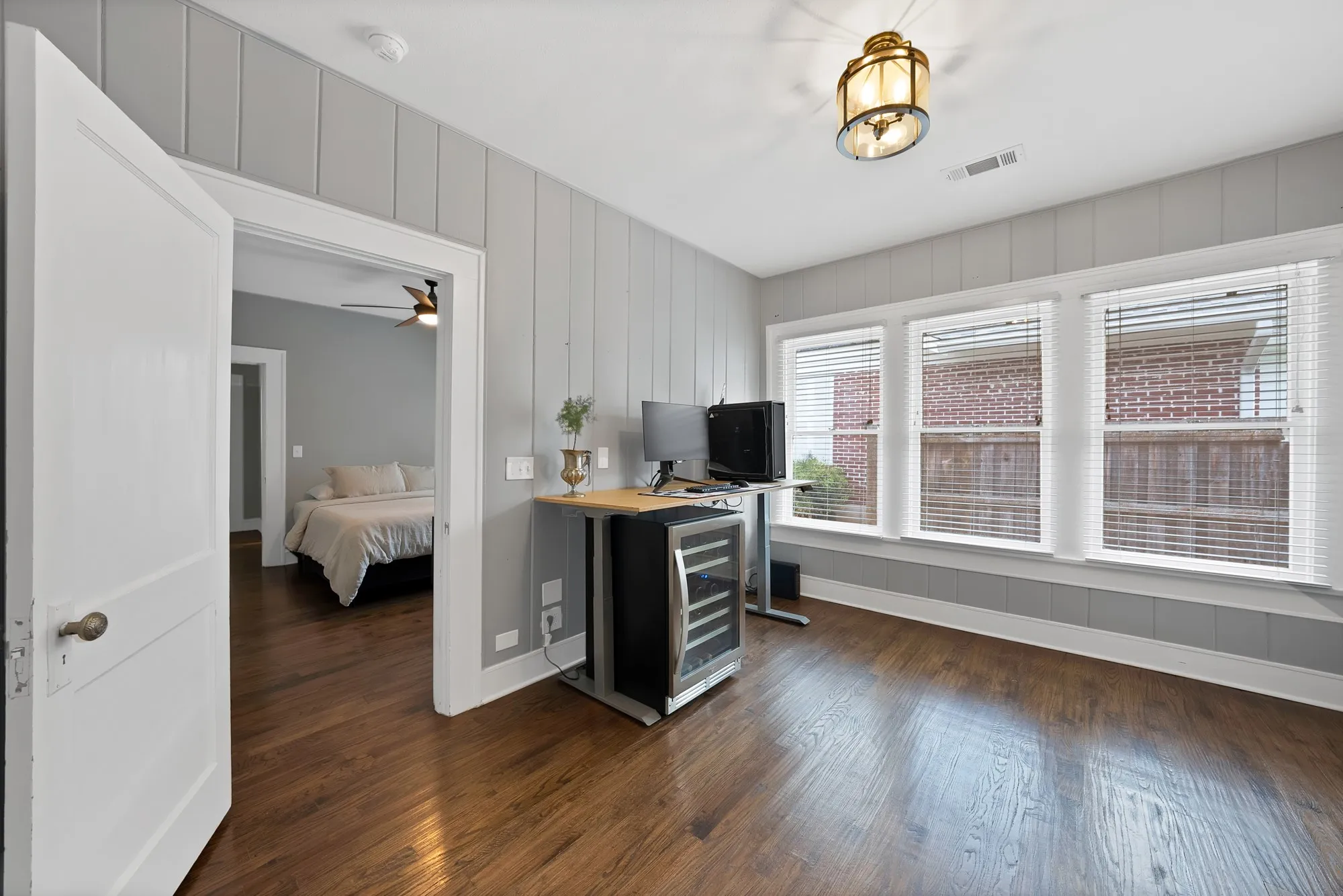 Single Family Residence For Rent in Tarrant County , 2305 W Rosedale Street S, Fort Worth, Texas 76110, 3 Bedroom, 2 Bathroom, 2 Garage spaces, 1,536 Sqft, built in 1919, mls#21392506, Real Estate Agent in Fort Worth, Homes For Rent in Tarrant county, Homes For Rent in Fort Worth, Realtor in Fort Worth Texas, Real Estate Brokerage Independent Realty Texas, Luminita Cordes Realtor