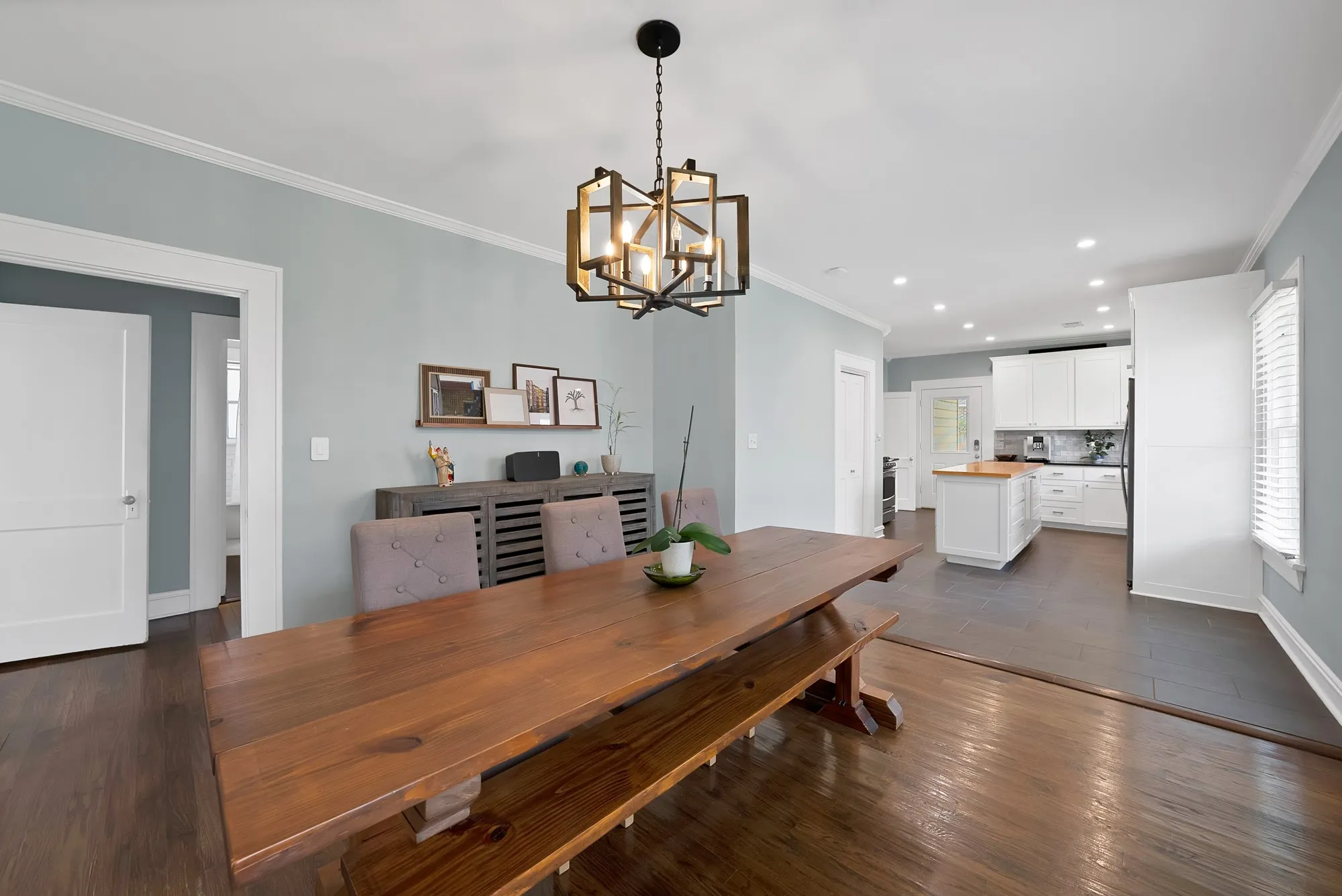 Single Family Residence For Rent in Tarrant County , 2305 W Rosedale Street S, Fort Worth, Texas 76110, 3 Bedroom, 2 Bathroom, 2 Garage spaces, 1,536 Sqft, built in 1919, mls#21392506, Real Estate Agent in Fort Worth, Homes For Rent in Tarrant county, Homes For Rent in Fort Worth, Realtor in Fort Worth Texas, Real Estate Brokerage Independent Realty Texas, Luminita Cordes Realtor