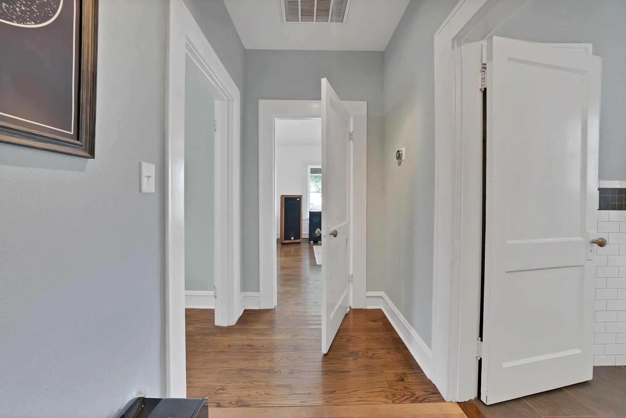 Single Family Residence For Rent in Tarrant County , 2305 W Rosedale Street S, Fort Worth, Texas 76110, 3 Bedroom, 2 Bathroom, 2 Garage spaces, 1,536 Sqft, built in 1919, mls#21392506, Real Estate Agent in Fort Worth, Homes For Rent in Tarrant county, Homes For Rent in Fort Worth, Realtor in Fort Worth Texas, Real Estate Brokerage Independent Realty Texas, Luminita Cordes Realtor
