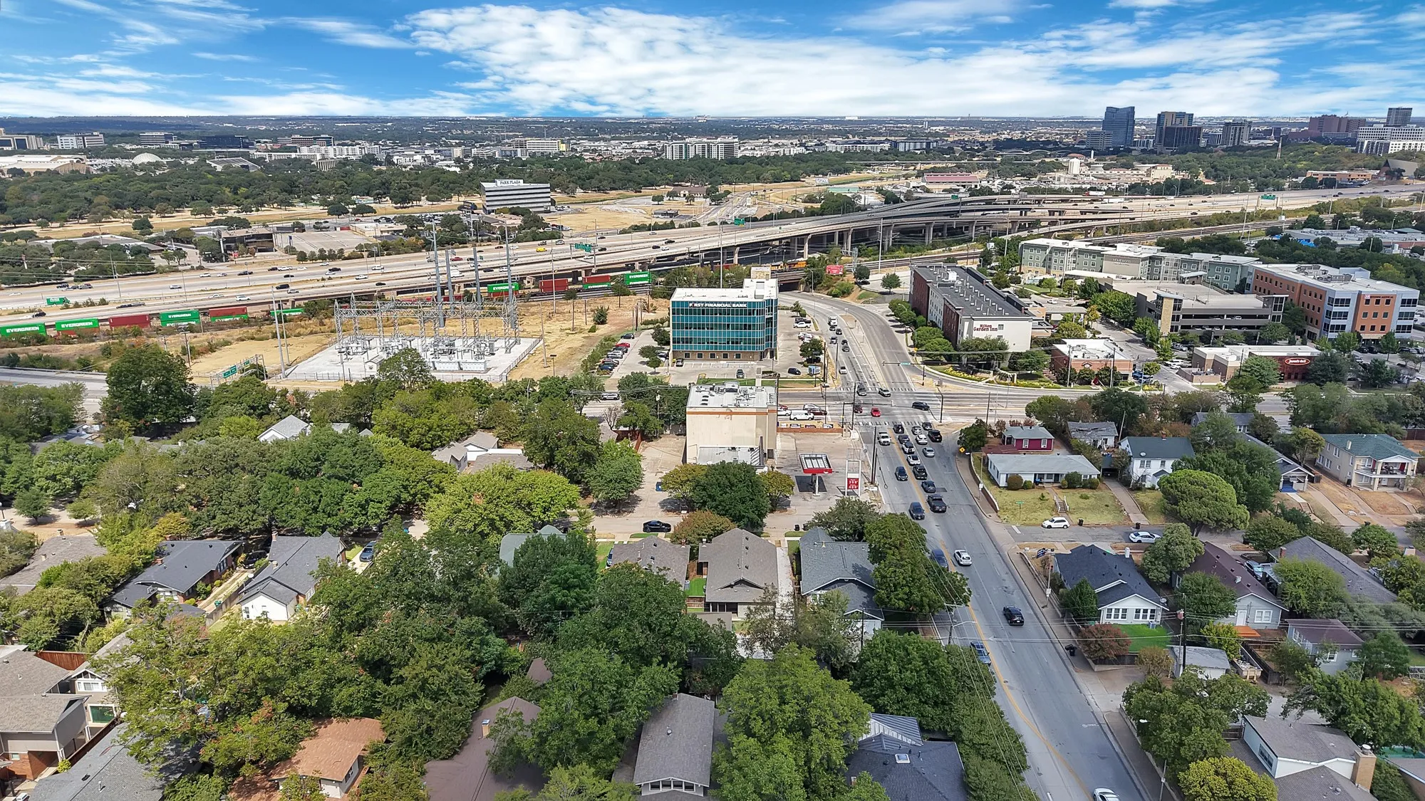 Single Family Residence For Rent in Tarrant County , 2305 W Rosedale Street S, Fort Worth, Texas 76110, 3 Bedroom, 2 Bathroom, 2 Garage spaces, 1,536 Sqft, built in 1919, mls#21392506, Real Estate Agent in Fort Worth, Homes For Rent in Tarrant county, Homes For Rent in Fort Worth, Realtor in Fort Worth Texas, Real Estate Brokerage Independent Realty Texas, Luminita Cordes Realtor