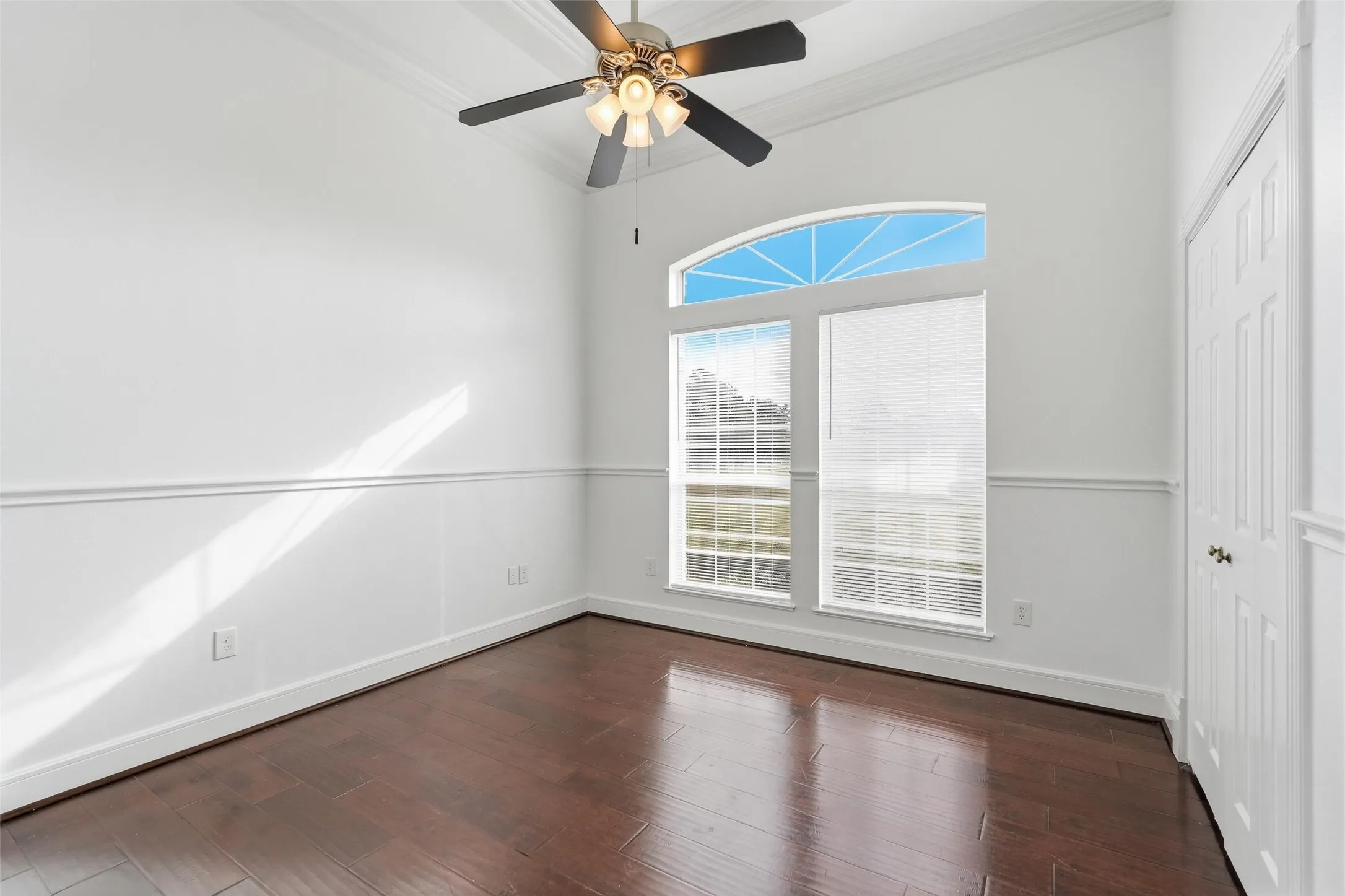 Single Family Residence For Rent in Kaufman County , 10840 Fm 1895, Kemp, Texas 75143, 3 Bedroom, 2 Bathroom, 2 Garage spaces, 2,122 Sqft, built in 2001, mls#21392507, Real Estate Agent in Kemp, Homes For Rent in Kaufman county, Homes For Rent in Kemp, Realtor in Kemp Texas, Real Estate Brokerage Independent Realty Texas, Luminita Cordes Realtor