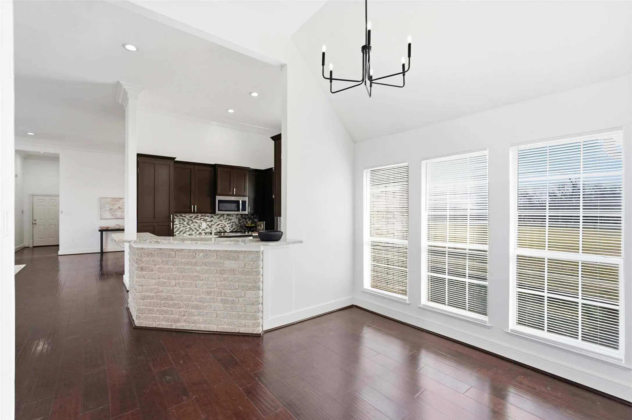 Single Family Residence For Rent in Kaufman County , 10840 Fm 1895, Kemp, Texas 75143, 3 Bedroom, 2 Bathroom, 2 Garage spaces, 2,122 Sqft, built in 2001, mls#21392507, Real Estate Agent in Kemp, Homes For Rent in Kaufman county, Homes For Rent in Kemp, Realtor in Kemp Texas, Real Estate Brokerage Independent Realty Texas, Luminita Cordes Realtor