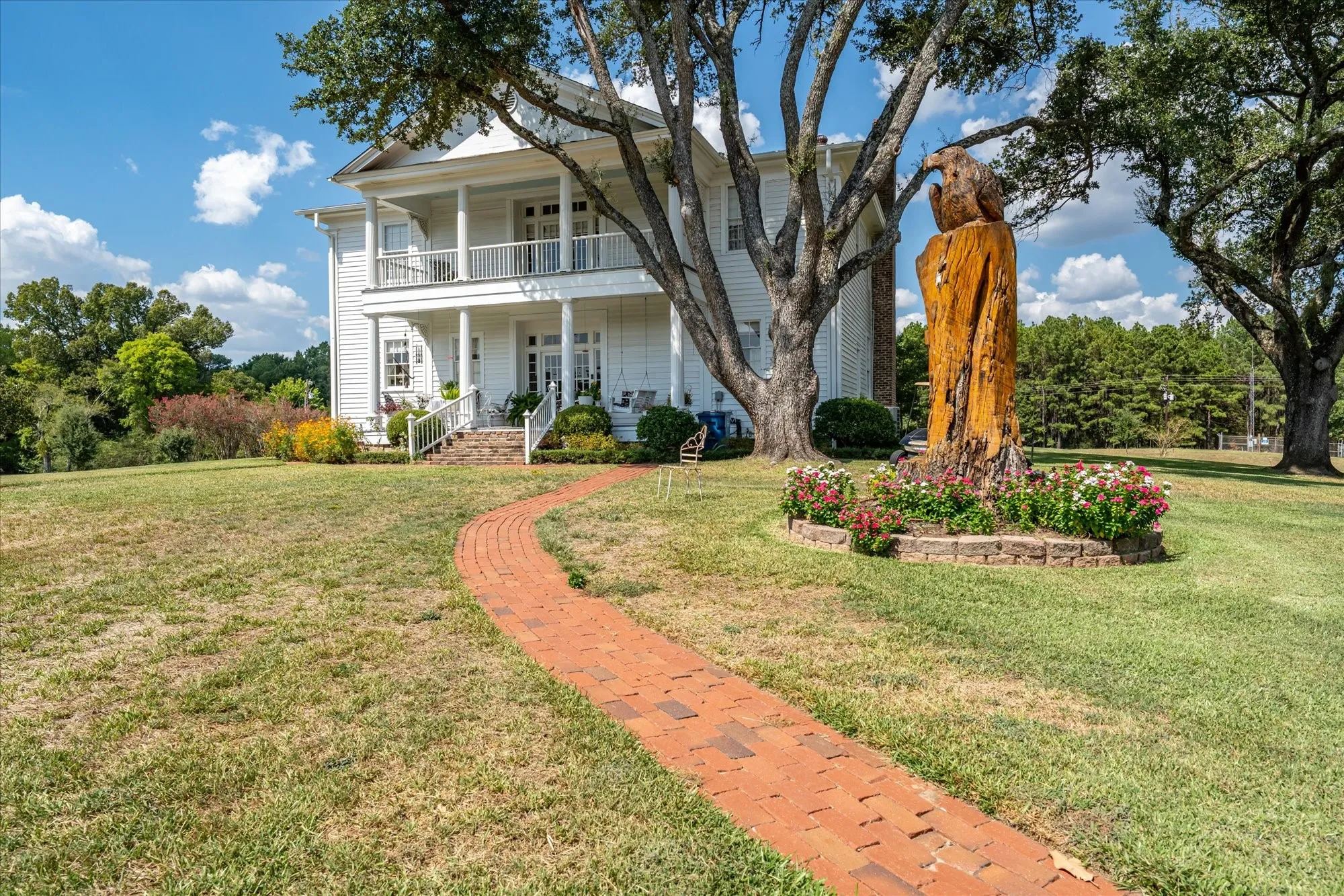 Single Family Residence For Sale in Van Zandt County , 2591 State Highway 64, Ben Wheeler, Texas 75754, 3 Bedroom, 3 Bathroom, Garage spaces, 3,692 Sqft, built in 1854, mls#21391986, Real Estate Agent in Ben Wheeler, Homes For Sale in Van Zandt county, Homes For Sale in Ben Wheeler, Realtor in Ben Wheeler Texas, Real Estate Brokerage Independent Realty Texas, Luminita Cordes Realtor