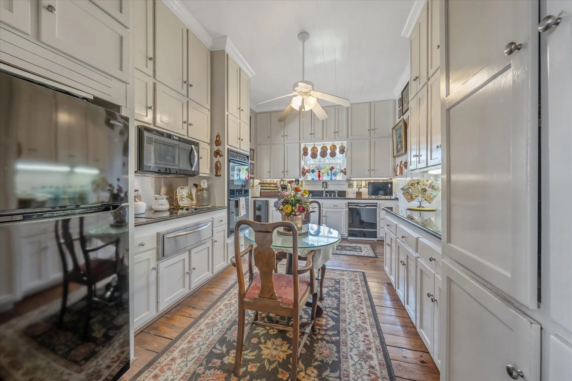Single Family Residence For Sale in Van Zandt County , 2591 State Highway 64, Ben Wheeler, Texas 75754, 3 Bedroom, 3 Bathroom, Garage spaces, 3,692 Sqft, built in 1854, mls#21391986, Real Estate Agent in Ben Wheeler, Homes For Sale in Van Zandt county, Homes For Sale in Ben Wheeler, Realtor in Ben Wheeler Texas, Real Estate Brokerage Independent Realty Texas, Luminita Cordes Realtor