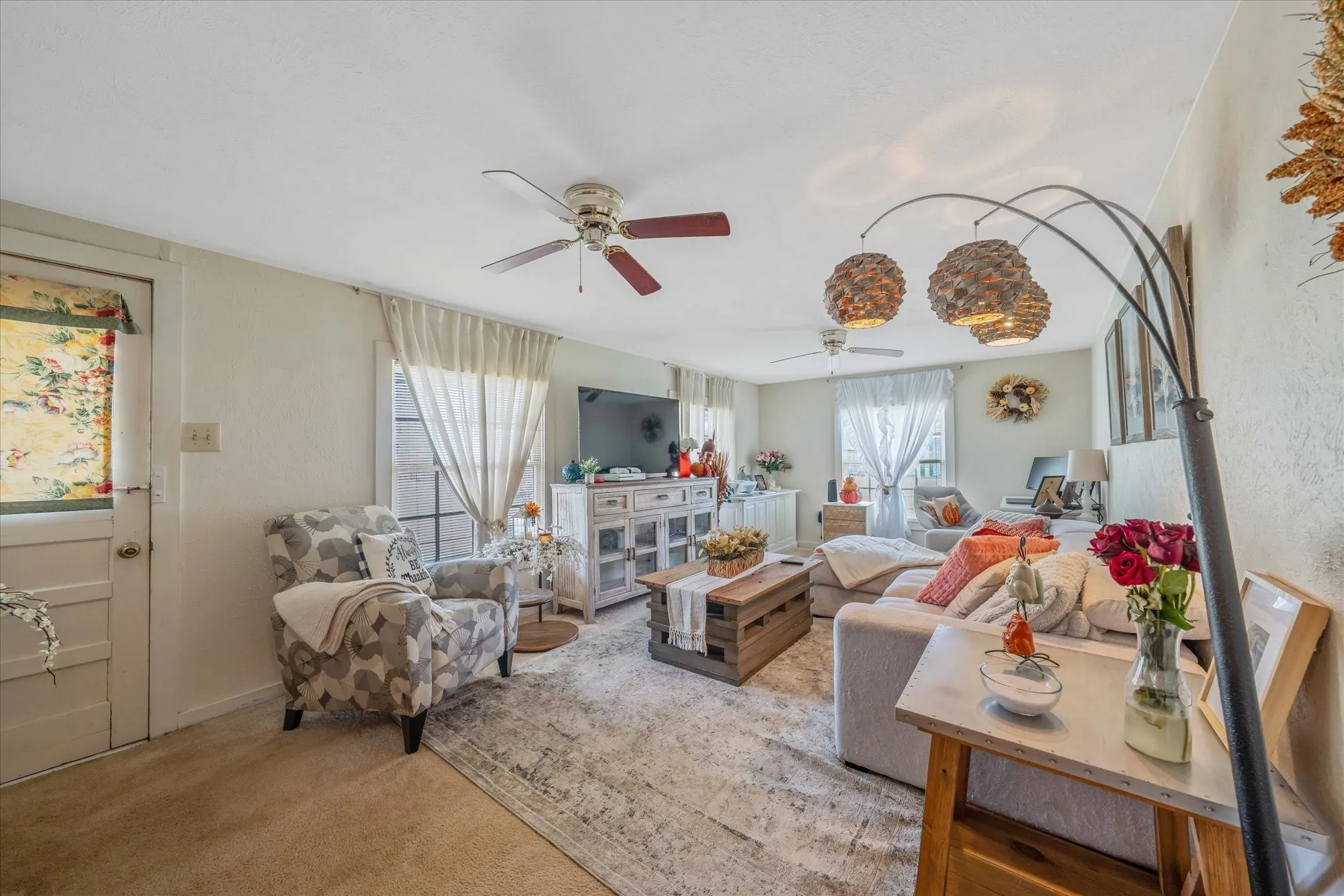 Single Family Residence For Sale in Van Zandt County , 2591 State Highway 64, Ben Wheeler, Texas 75754, 3 Bedroom, 3 Bathroom, Garage spaces, 3,692 Sqft, built in 1854, mls#21391986, Real Estate Agent in Ben Wheeler, Homes For Sale in Van Zandt county, Homes For Sale in Ben Wheeler, Realtor in Ben Wheeler Texas, Real Estate Brokerage Independent Realty Texas, Luminita Cordes Realtor