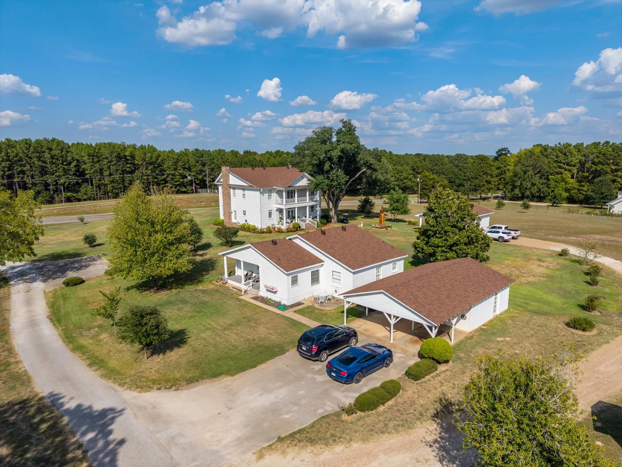 Single Family Residence For Sale in Van Zandt County , 2591 State Highway 64, Ben Wheeler, Texas 75754, 3 Bedroom, 3 Bathroom, Garage spaces, 3,692 Sqft, built in 1854, mls#21391986, Real Estate Agent in Ben Wheeler, Homes For Sale in Van Zandt county, Homes For Sale in Ben Wheeler, Realtor in Ben Wheeler Texas, Real Estate Brokerage Independent Realty Texas, Luminita Cordes Realtor