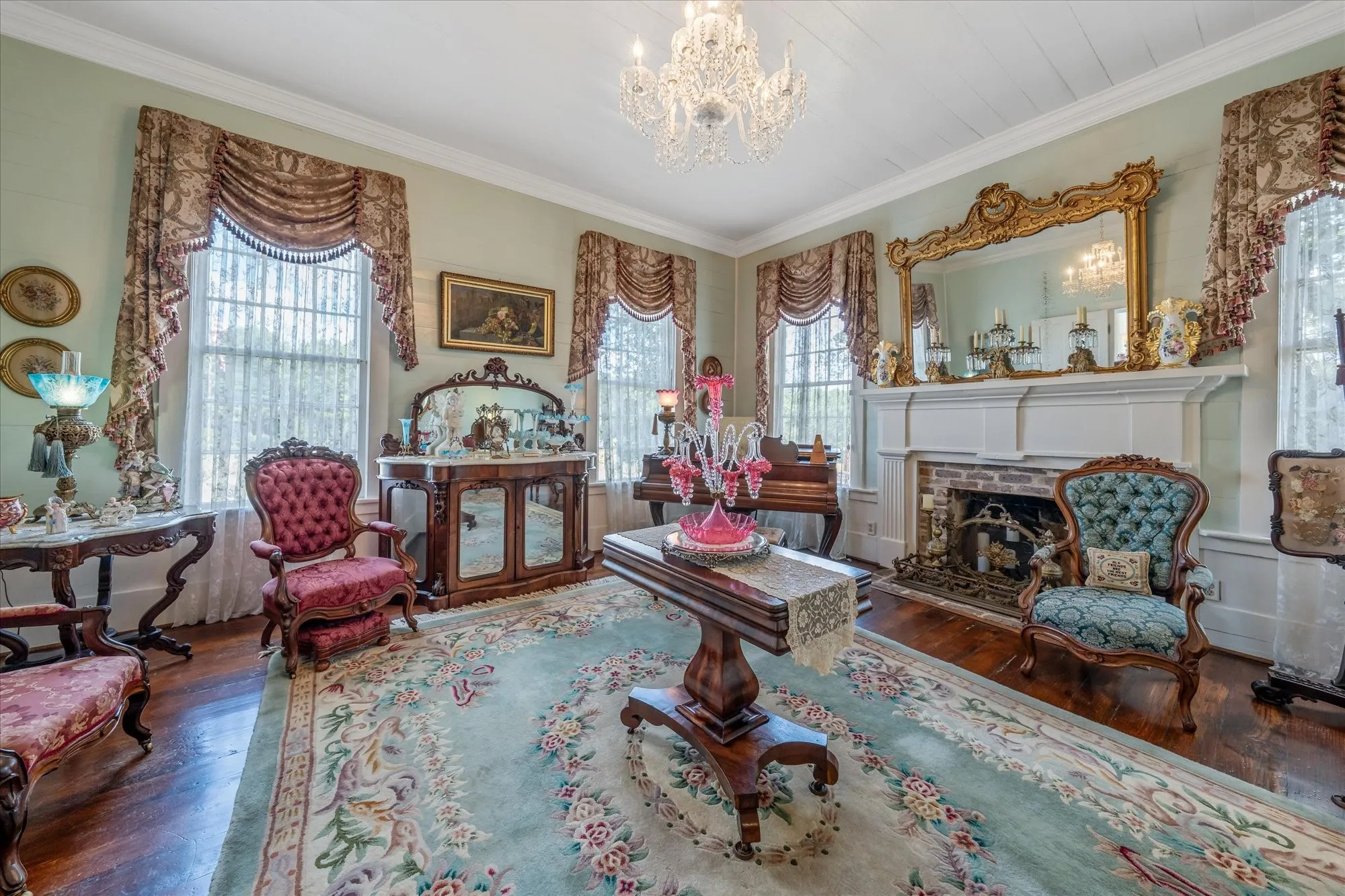 Single Family Residence For Sale in Van Zandt County , 2591 State Highway 64, Ben Wheeler, Texas 75754, 3 Bedroom, 3 Bathroom, Garage spaces, 3,692 Sqft, built in 1854, mls#21391986, Real Estate Agent in Ben Wheeler, Homes For Sale in Van Zandt county, Homes For Sale in Ben Wheeler, Realtor in Ben Wheeler Texas, Real Estate Brokerage Independent Realty Texas, Luminita Cordes Realtor