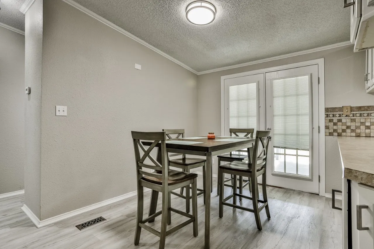 Single Family Residence For Rent in Hood County , 3809 Lands End Court, Granbury, Texas 76048, 3 Bedroom, 2 Bathroom, Garage spaces, 1,568 Sqft, built in 1997, mls#21392511, Real Estate Agent in Granbury, Homes For Rent in Hood county, Homes For Rent in Granbury, Realtor in Granbury Texas, Real Estate Brokerage Independent Realty Texas, Luminita Cordes Realtor