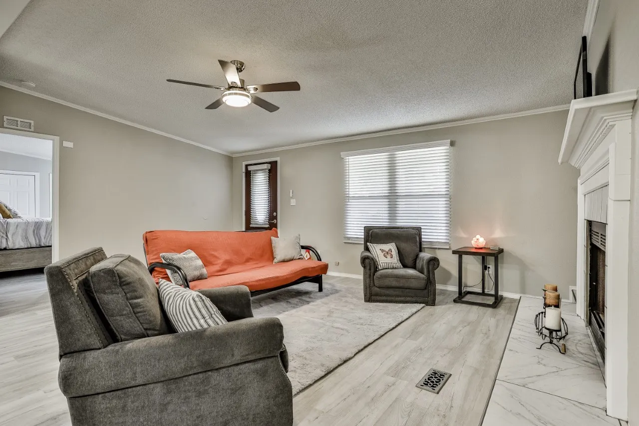 Single Family Residence For Rent