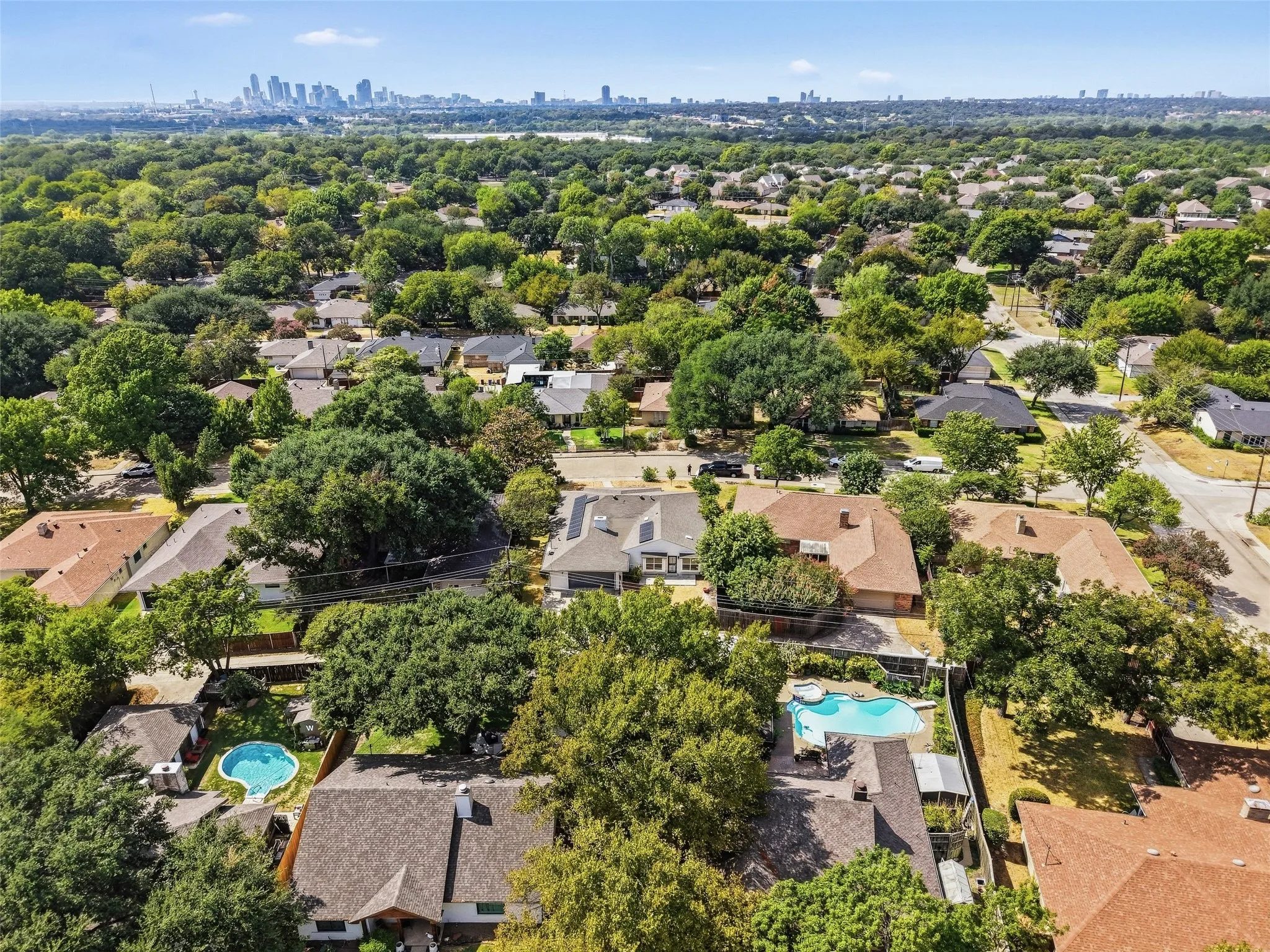 12 minutes from Downtown Dallas