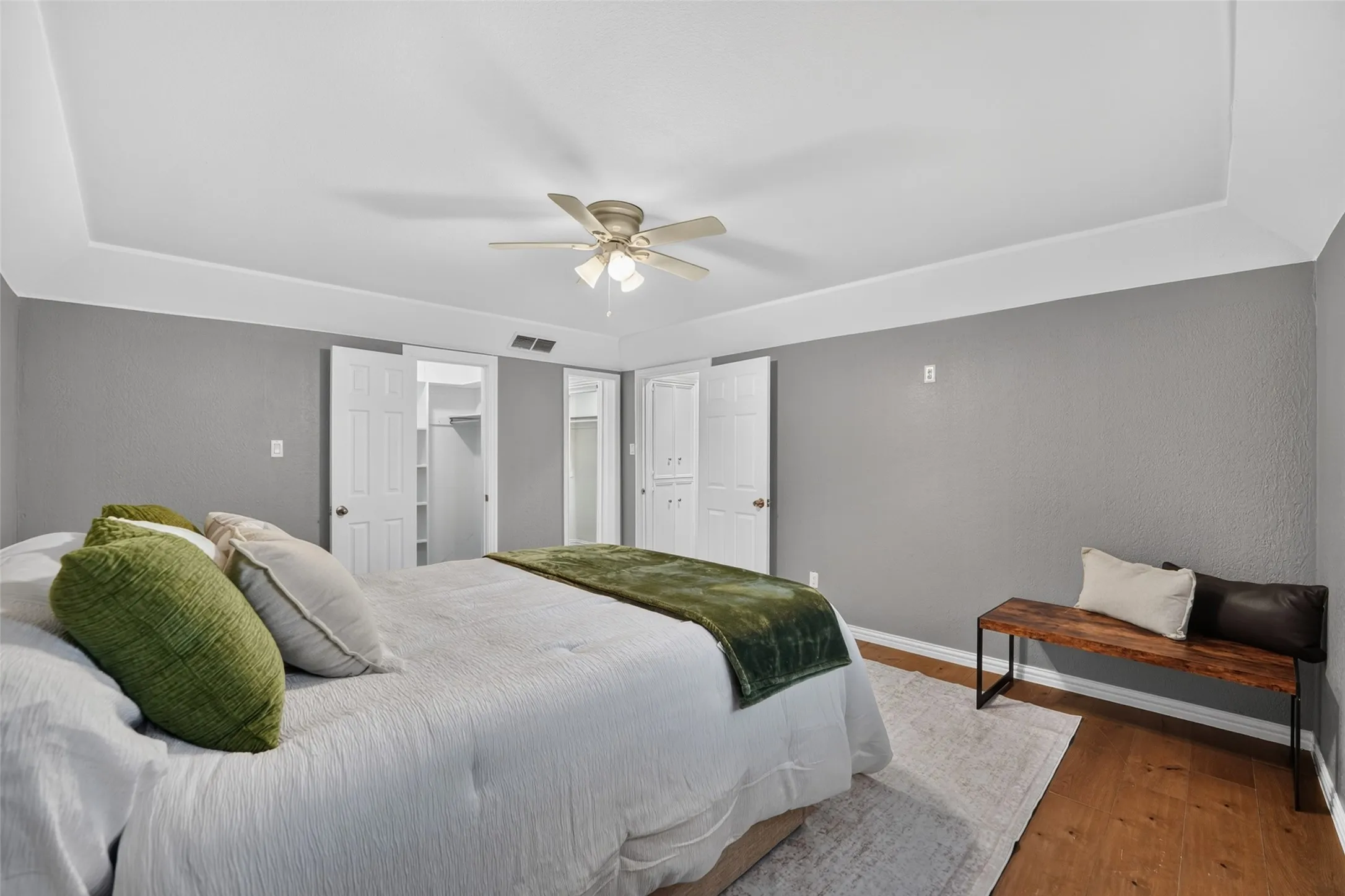 Single Family Residence For Sale in Dallas County , 4730 Chilton Drive, Dallas, Texas 75227, 3 Bedroom, 3 Bathroom, 2 Garage spaces, 2,013 Sqft, built in 1972, mls#21377754, Real Estate Agent in Dallas, Homes For Sale in Dallas county, Homes For Sale in Dallas, Realtor in Dallas Texas, Real Estate Brokerage Independent Realty Texas, Luminita Cordes Realtor
