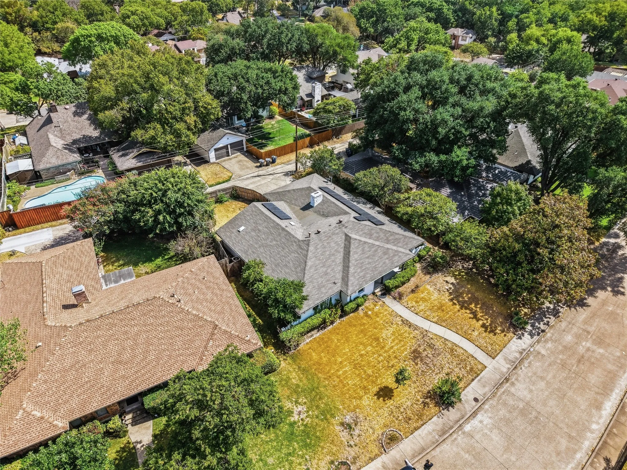 Single Family Residence For Sale in Dallas County , 4730 Chilton Drive, Dallas, Texas 75227, 3 Bedroom, 3 Bathroom, 2 Garage spaces, 2,013 Sqft, built in 1972, mls#21377754, Real Estate Agent in Dallas, Homes For Sale in Dallas county, Homes For Sale in Dallas, Realtor in Dallas Texas, Real Estate Brokerage Independent Realty Texas, Luminita Cordes Realtor