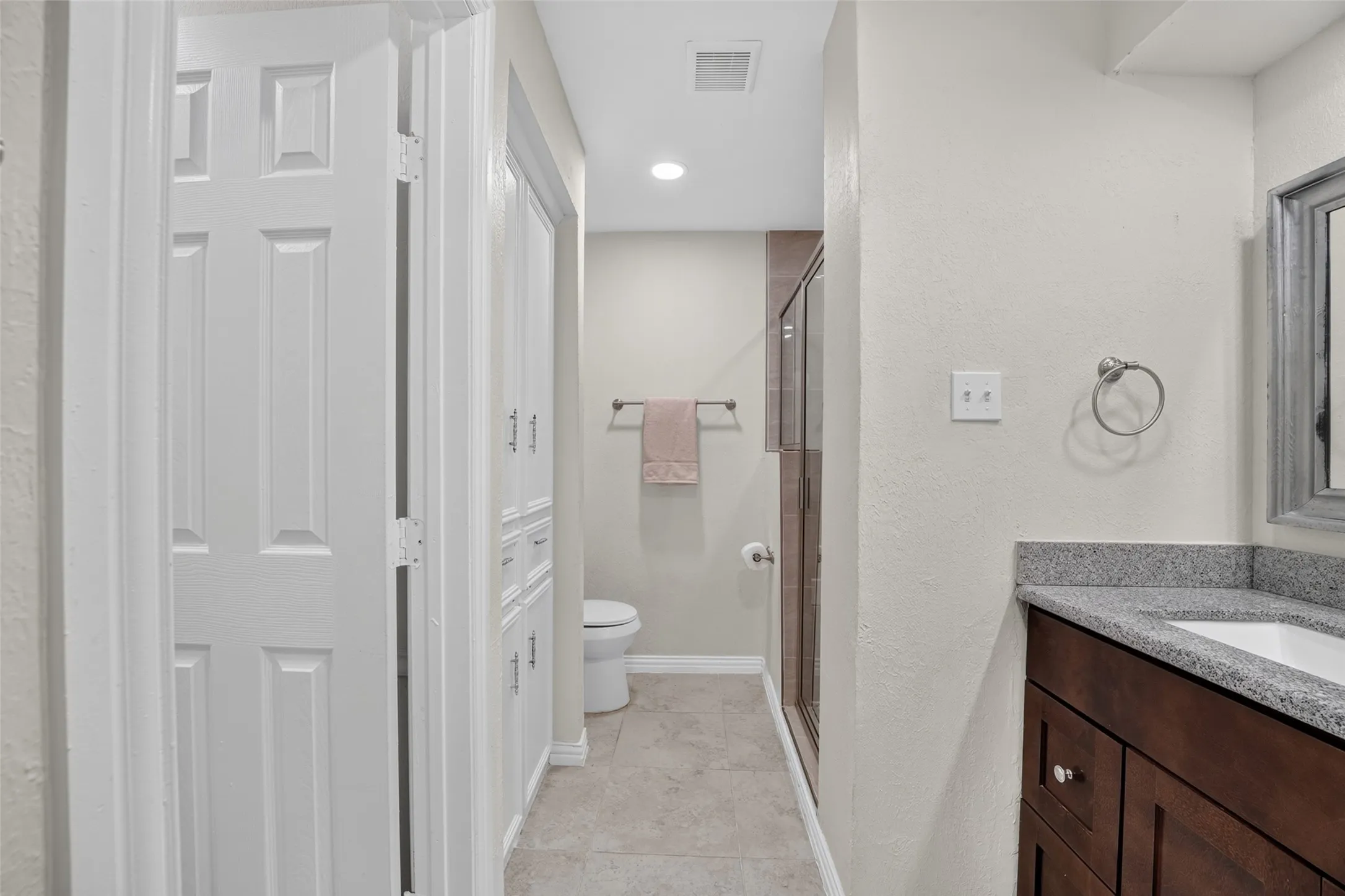 Single Family Residence For Sale in Dallas County , 4730 Chilton Drive, Dallas, Texas 75227, 3 Bedroom, 3 Bathroom, 2 Garage spaces, 2,013 Sqft, built in 1972, mls#21377754, Real Estate Agent in Dallas, Homes For Sale in Dallas county, Homes For Sale in Dallas, Realtor in Dallas Texas, Real Estate Brokerage Independent Realty Texas, Luminita Cordes Realtor