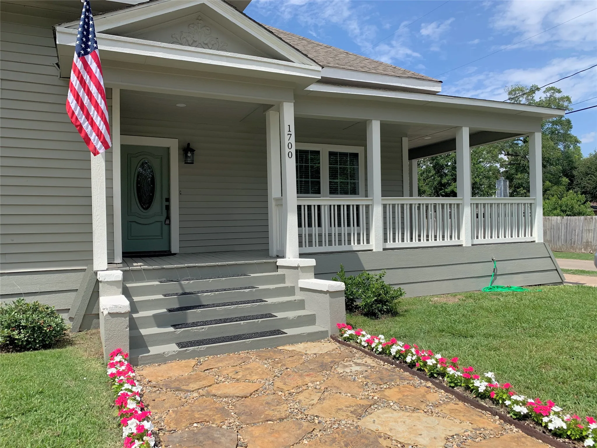 Single Family Residence For Sale in Hunt County , 1700 Oneal Street, Greenville, Texas 75401, 3 Bedroom, 2 Bathroom, Garage spaces, 1,754 Sqft, built in 1910, mls#21392512, Real Estate Agent in Greenville, Homes For Sale in Hunt county, Homes For Sale in Greenville, Realtor in Greenville Texas, Real Estate Brokerage Independent Realty Texas, Luminita Cordes Realtor