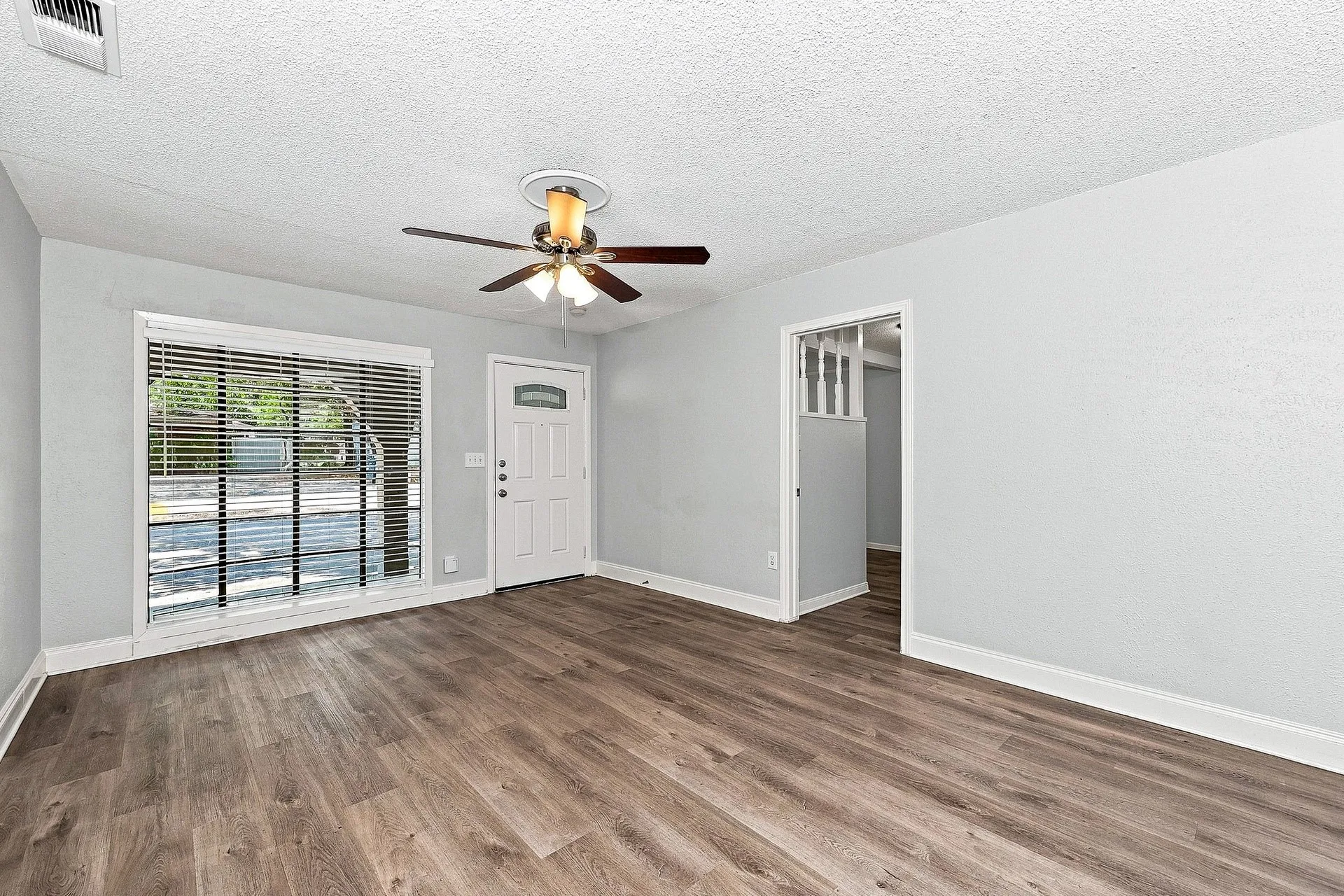Single Family Residence For Rent in Tarrant County , 3800 Oscar Avenue, Fort Worth, Texas 76106, 3 Bedroom, 2 Bathroom, 1 Garage spaces, 1,673 Sqft, built in 1962, mls#21392509, Real Estate Agent in Fort Worth, Homes For Rent in Tarrant county, Homes For Rent in Fort Worth, Realtor in Fort Worth Texas, Real Estate Brokerage Independent Realty Texas, Luminita Cordes Realtor