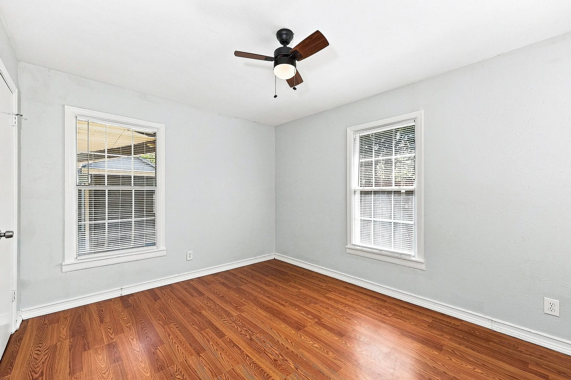 Single Family Residence For Rent in Tarrant County , 3800 Oscar Avenue, Fort Worth, Texas 76106, 3 Bedroom, 2 Bathroom, 1 Garage spaces, 1,673 Sqft, built in 1962, mls#21392509, Real Estate Agent in Fort Worth, Homes For Rent in Tarrant county, Homes For Rent in Fort Worth, Realtor in Fort Worth Texas, Real Estate Brokerage Independent Realty Texas, Luminita Cordes Realtor