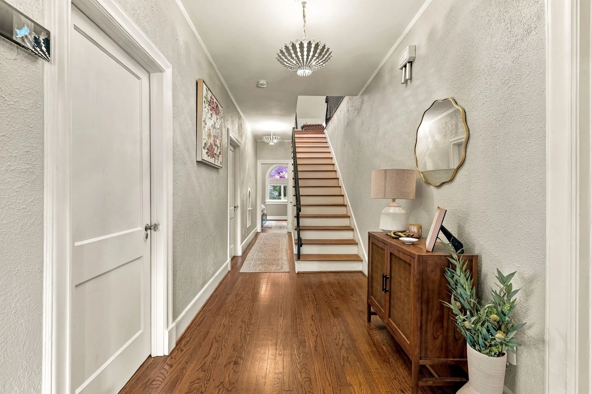 Single Family Residence For Sale in Dallas County , 6317 Bryan Parkway, Dallas, Texas 75214, 4 Bedroom, 3 Bathroom, 2 Garage spaces, 2,443 Sqft, built in 1923, mls#21389352, Real Estate Agent in Dallas, Homes For Sale in Dallas county, Homes For Sale in Dallas, Realtor in Dallas Texas, Real Estate Brokerage Independent Realty Texas, Luminita Cordes Realtor