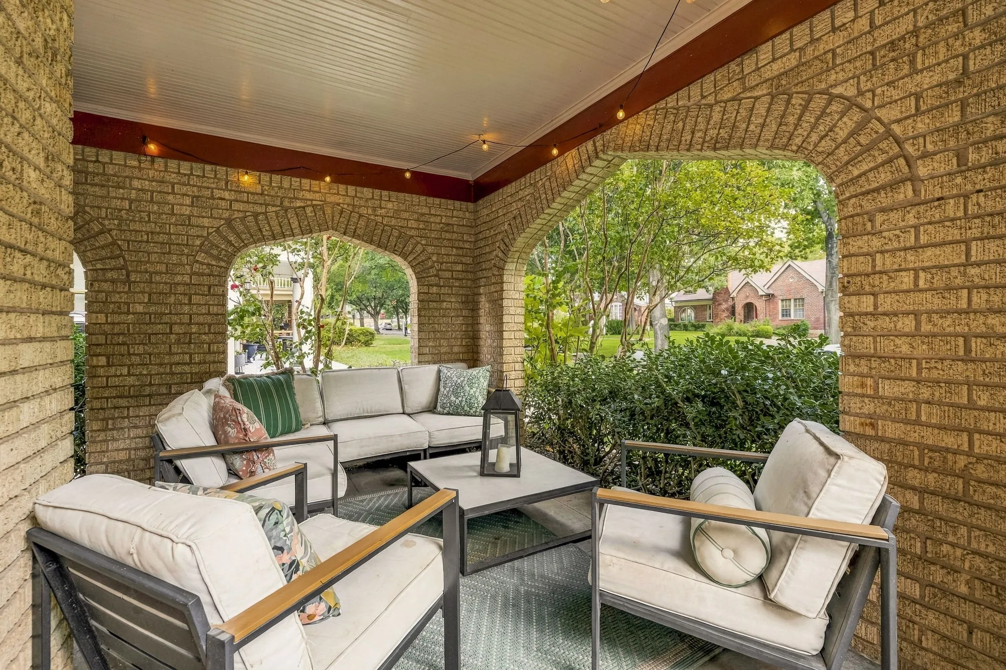 Single Family Residence For Sale in Dallas County , 6317 Bryan Parkway, Dallas, Texas 75214, 4 Bedroom, 3 Bathroom, 2 Garage spaces, 2,443 Sqft, built in 1923, mls#21389352, Real Estate Agent in Dallas, Homes For Sale in Dallas county, Homes For Sale in Dallas, Realtor in Dallas Texas, Real Estate Brokerage Independent Realty Texas, Luminita Cordes Realtor