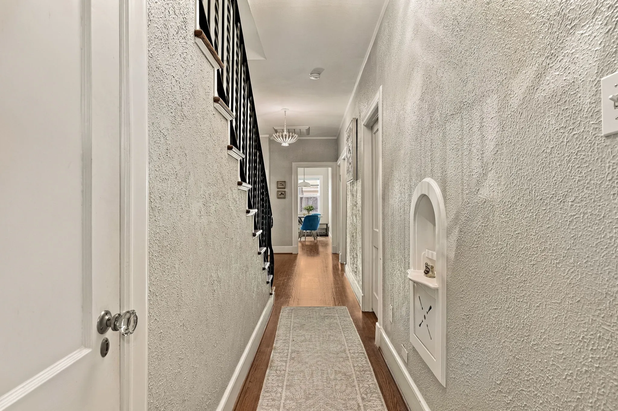 Single Family Residence For Sale in Dallas County , 6317 Bryan Parkway, Dallas, Texas 75214, 4 Bedroom, 3 Bathroom, 2 Garage spaces, 2,443 Sqft, built in 1923, mls#21389352, Real Estate Agent in Dallas, Homes For Sale in Dallas county, Homes For Sale in Dallas, Realtor in Dallas Texas, Real Estate Brokerage Independent Realty Texas, Luminita Cordes Realtor