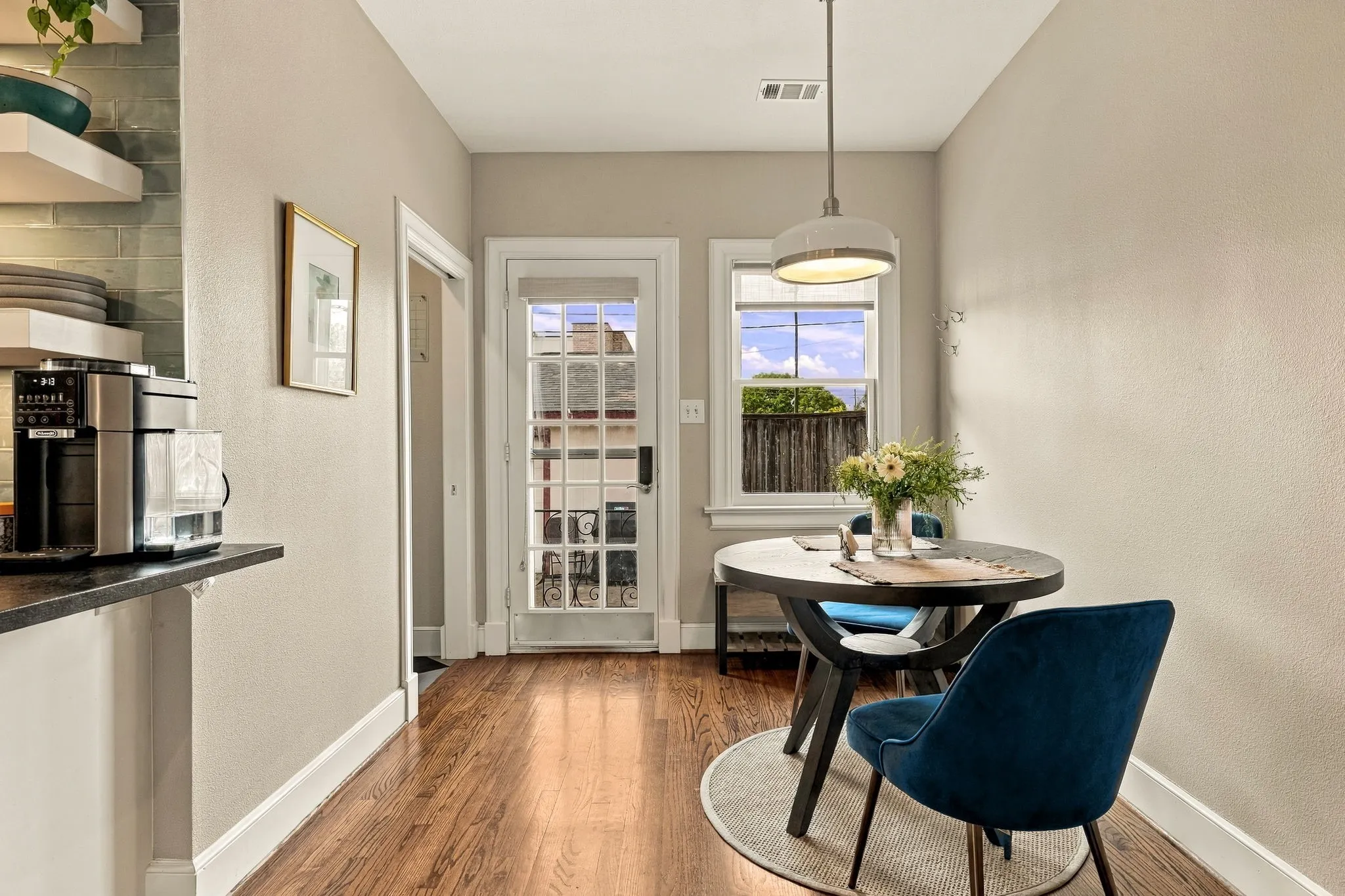 Single Family Residence For Sale in Dallas County , 6317 Bryan Parkway, Dallas, Texas 75214, 4 Bedroom, 3 Bathroom, 2 Garage spaces, 2,443 Sqft, built in 1923, mls#21389352, Real Estate Agent in Dallas, Homes For Sale in Dallas county, Homes For Sale in Dallas, Realtor in Dallas Texas, Real Estate Brokerage Independent Realty Texas, Luminita Cordes Realtor