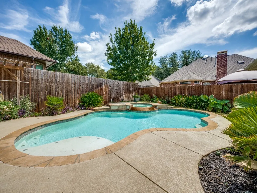 Single Family Residence For Sale in Denton County , 2829 Aberdeen Drive, Flower Mound, Texas 75022, 4 Bedroom, 3 Bathroom, 2 Garage spaces, 2,815 Sqft, built in 1993, mls#21391460, Real Estate Agent in Flower Mound, Homes For Sale in Denton county, Homes For Sale in Flower Mound, Realtor in Flower Mound Texas, Real Estate Brokerage Independent Realty Texas, Luminita Cordes Realtor