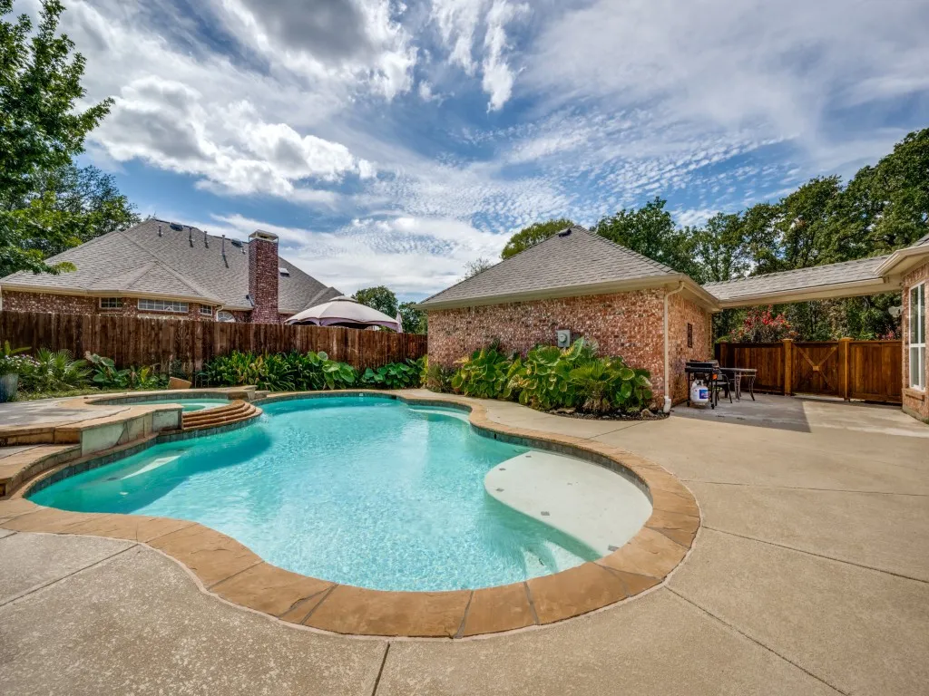 Single Family Residence For Sale in Denton County , 2829 Aberdeen Drive, Flower Mound, Texas 75022, 4 Bedroom, 3 Bathroom, 2 Garage spaces, 2,815 Sqft, built in 1993, mls#21391460, Real Estate Agent in Flower Mound, Homes For Sale in Denton county, Homes For Sale in Flower Mound, Realtor in Flower Mound Texas, Real Estate Brokerage Independent Realty Texas, Luminita Cordes Realtor