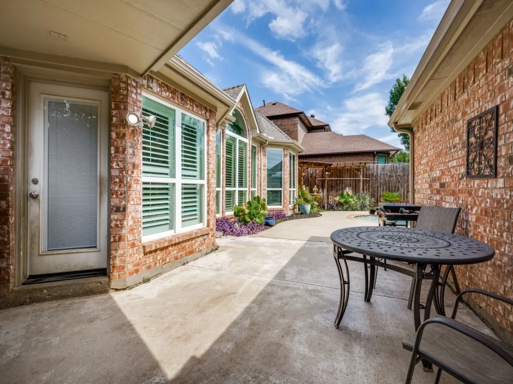 Single Family Residence For Sale in Denton County , 2829 Aberdeen Drive, Flower Mound, Texas 75022, 4 Bedroom, 3 Bathroom, 2 Garage spaces, 2,815 Sqft, built in 1993, mls#21391460, Real Estate Agent in Flower Mound, Homes For Sale in Denton county, Homes For Sale in Flower Mound, Realtor in Flower Mound Texas, Real Estate Brokerage Independent Realty Texas, Luminita Cordes Realtor