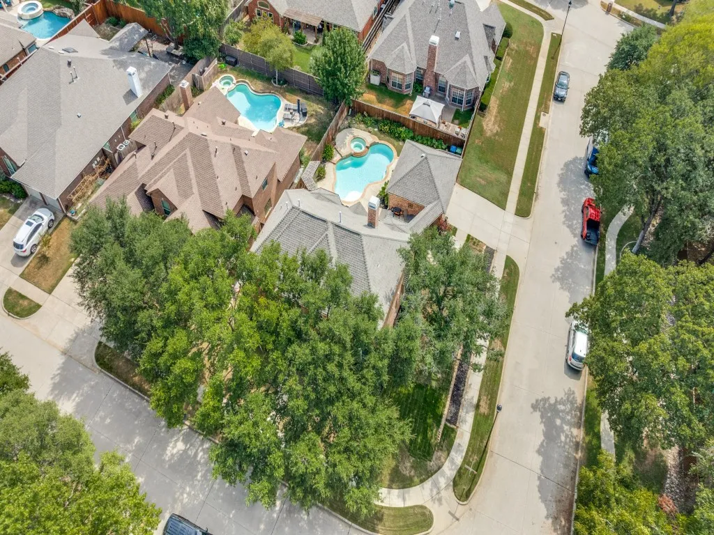 Single Family Residence For Sale in Denton County , 2829 Aberdeen Drive, Flower Mound, Texas 75022, 4 Bedroom, 3 Bathroom, 2 Garage spaces, 2,815 Sqft, built in 1993, mls#21391460, Real Estate Agent in Flower Mound, Homes For Sale in Denton county, Homes For Sale in Flower Mound, Realtor in Flower Mound Texas, Real Estate Brokerage Independent Realty Texas, Luminita Cordes Realtor