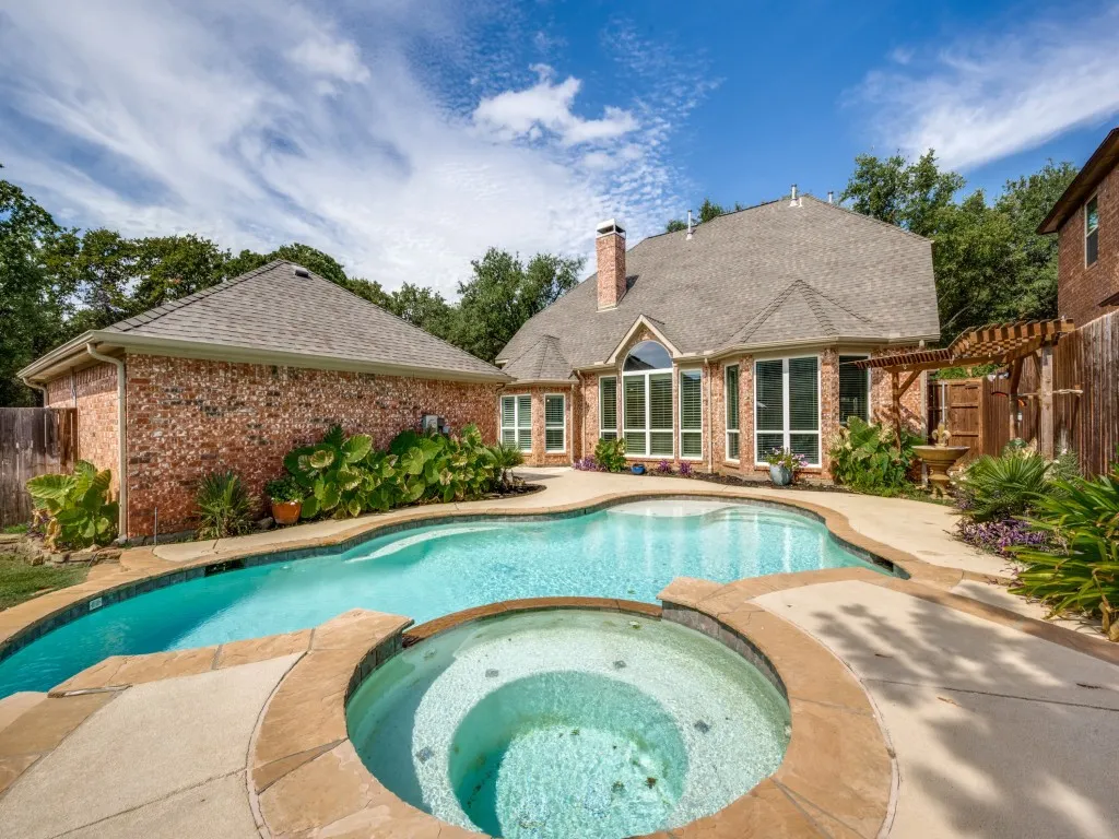 Single Family Residence For Sale in Denton County , 2829 Aberdeen Drive, Flower Mound, Texas 75022, 4 Bedroom, 3 Bathroom, 2 Garage spaces, 2,815 Sqft, built in 1993, mls#21391460, Real Estate Agent in Flower Mound, Homes For Sale in Denton county, Homes For Sale in Flower Mound, Realtor in Flower Mound Texas, Real Estate Brokerage Independent Realty Texas, Luminita Cordes Realtor