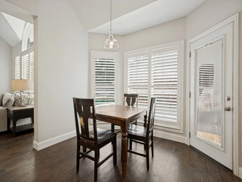 Single Family Residence For Sale in Denton County , 2829 Aberdeen Drive, Flower Mound, Texas 75022, 4 Bedroom, 3 Bathroom, 2 Garage spaces, 2,815 Sqft, built in 1993, mls#21391460, Real Estate Agent in Flower Mound, Homes For Sale in Denton county, Homes For Sale in Flower Mound, Realtor in Flower Mound Texas, Real Estate Brokerage Independent Realty Texas, Luminita Cordes Realtor