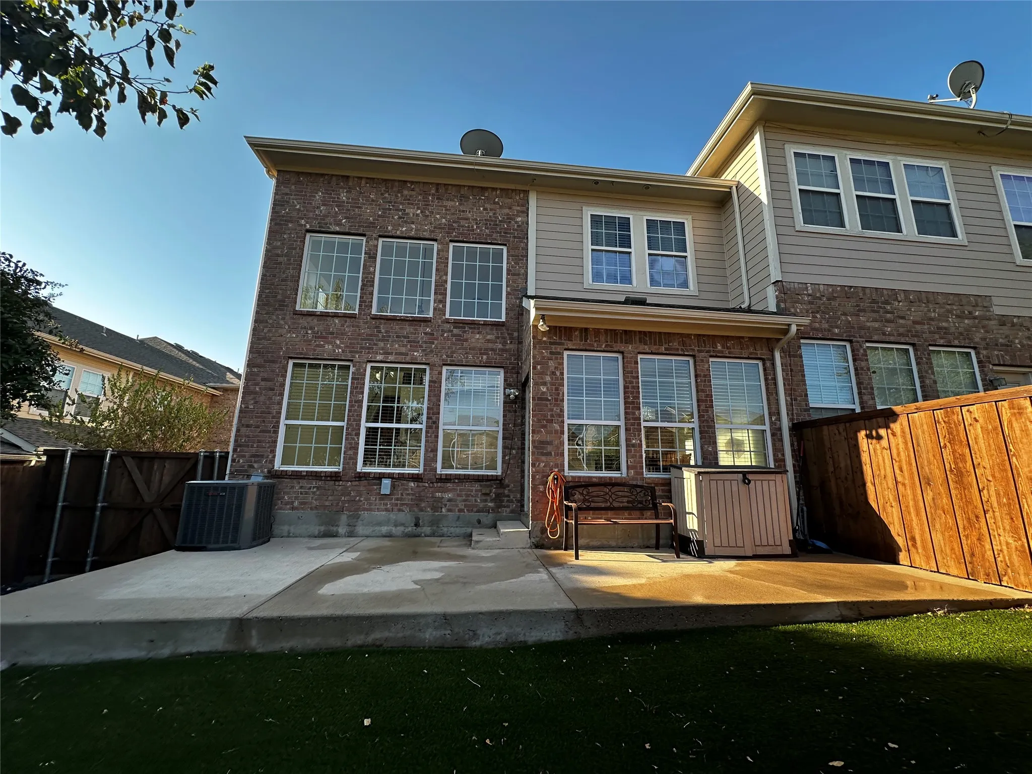 Townhouse For Sale in Dallas County , 3821 Marcillia Circle, Irving, Texas 75038, 2 Bedroom, 3 Bathroom, 2 Garage spaces, 1,565 Sqft, built in 2009, mls#21392520, Real Estate Agent in Irving, Homes For Sale in Dallas county, Homes For Sale in Irving, Realtor in Irving Texas, Real Estate Brokerage Independent Realty Texas, Luminita Cordes Realtor