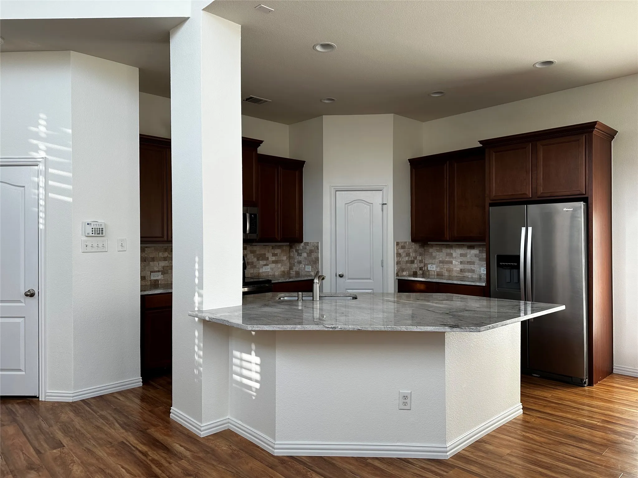 Townhouse For Sale in Dallas County , 3821 Marcillia Circle, Irving, Texas 75038, 2 Bedroom, 3 Bathroom, 2 Garage spaces, 1,565 Sqft, built in 2009, mls#21392520, Real Estate Agent in Irving, Homes For Sale in Dallas county, Homes For Sale in Irving, Realtor in Irving Texas, Real Estate Brokerage Independent Realty Texas, Luminita Cordes Realtor